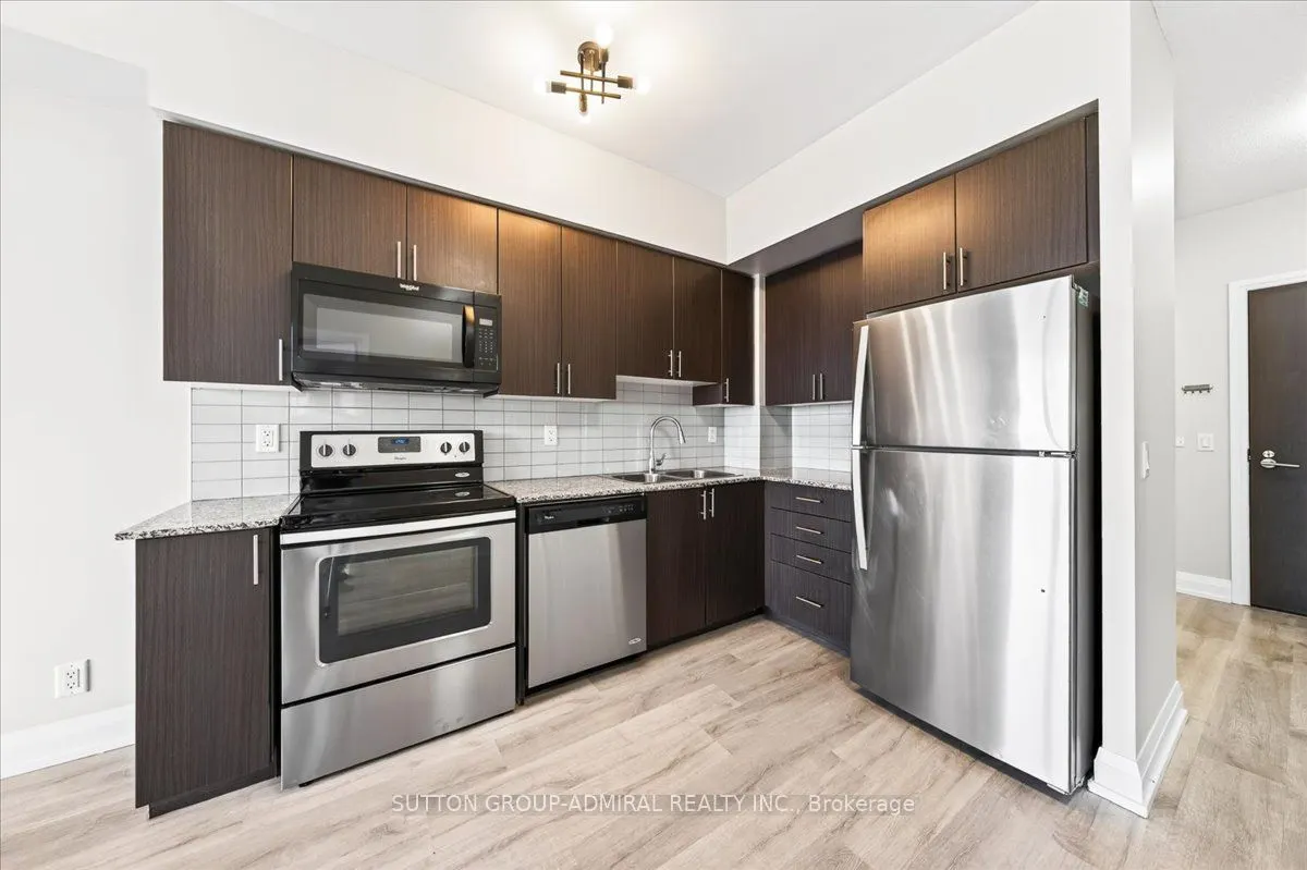 7890 Bathurst Street #806