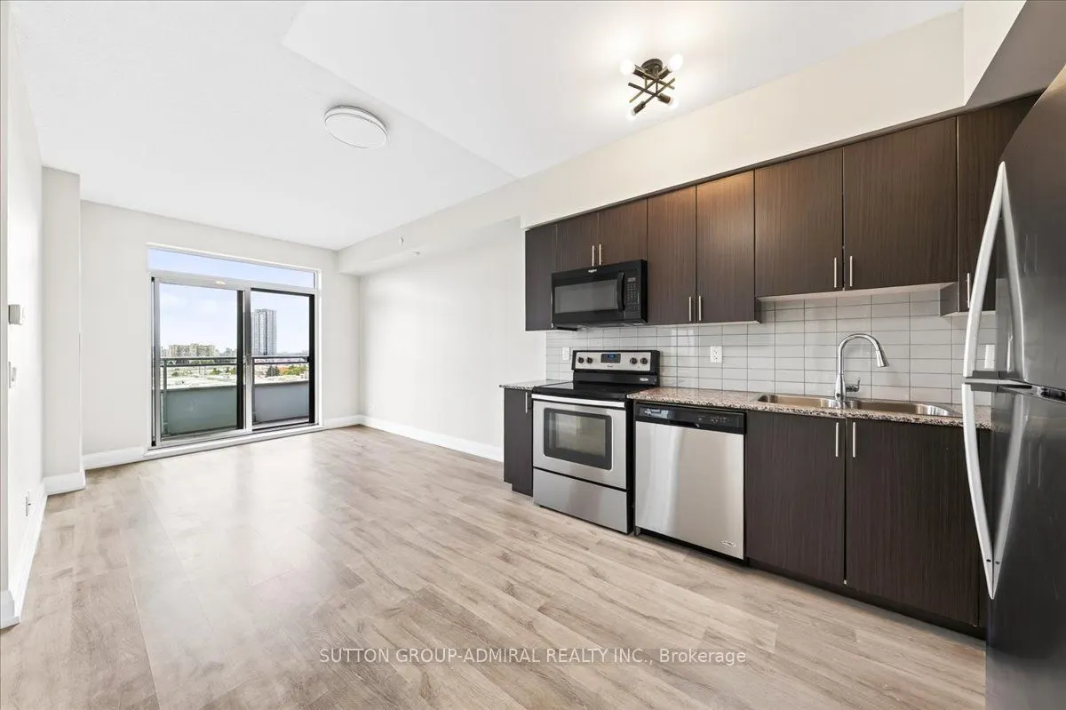 7890 Bathurst Street #806