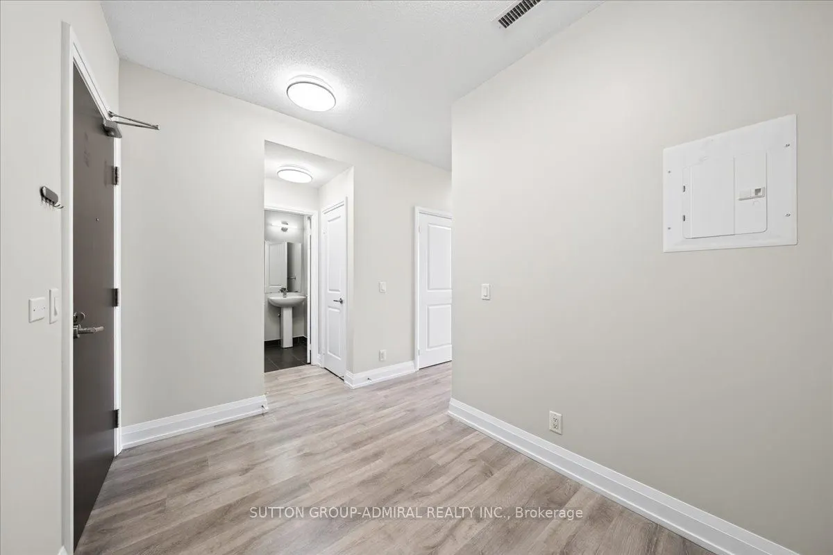 7890 Bathurst Street #806