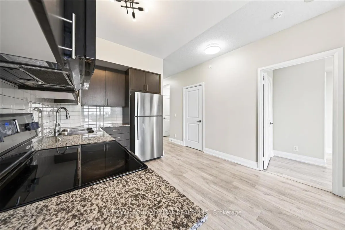 7890 Bathurst Street #806