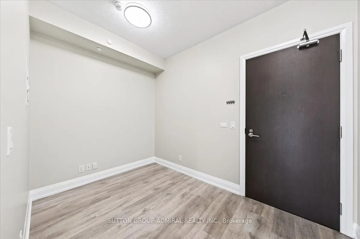 7890 Bathurst Street #806