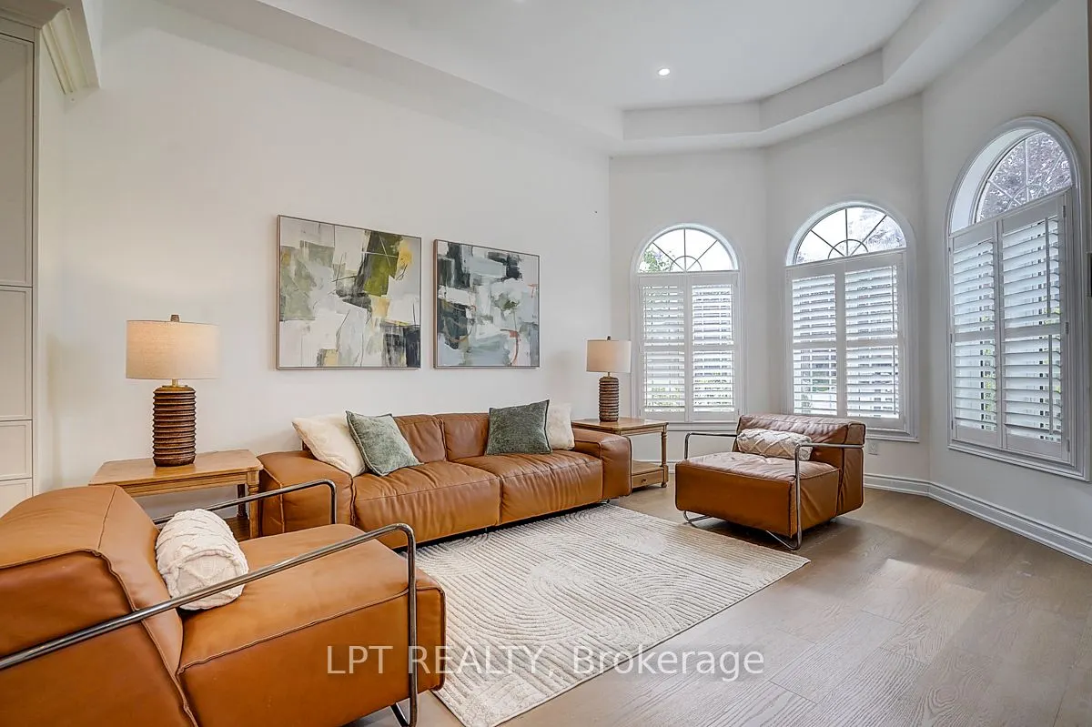 585 Holgate Circle