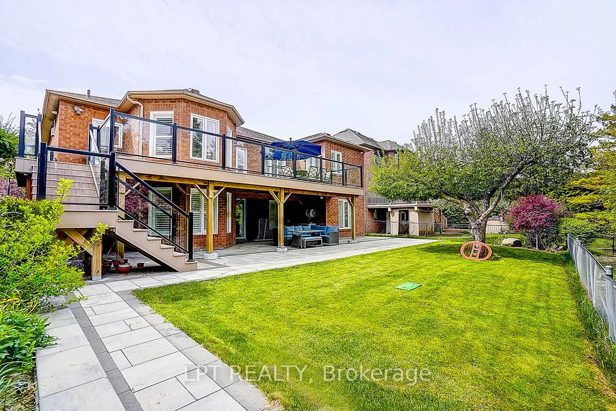585 Holgate Circle