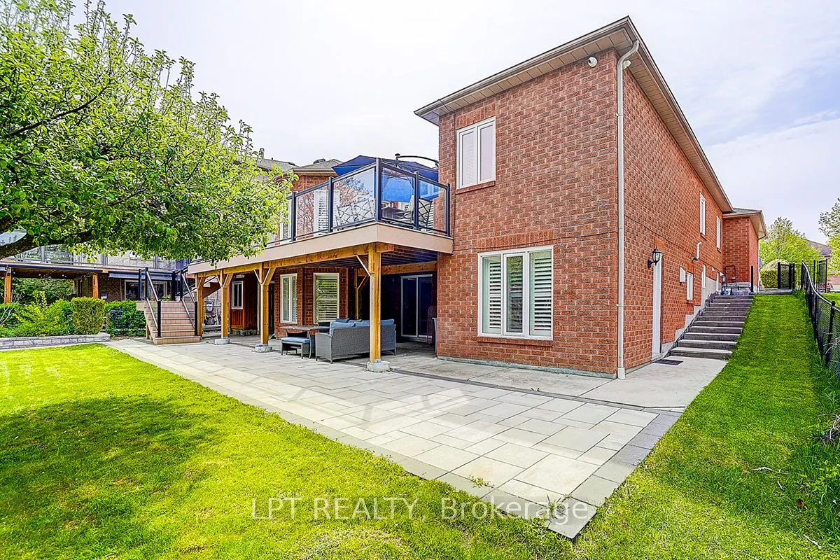 585 Holgate Circle
