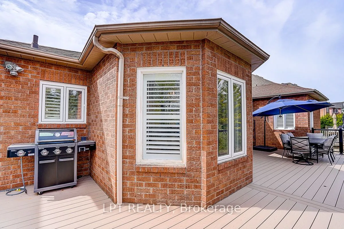 585 Holgate Circle