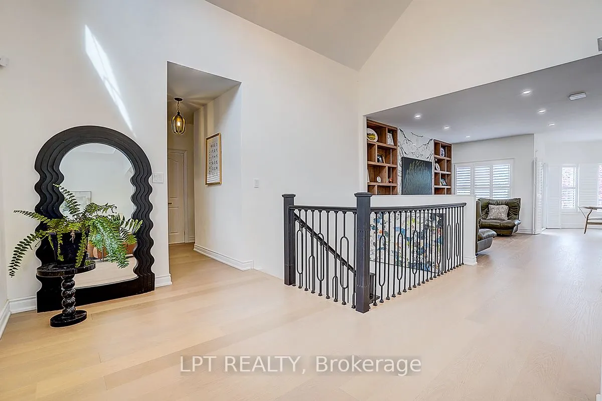 585 Holgate Circle