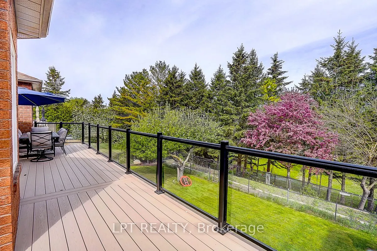 585 Holgate Circle