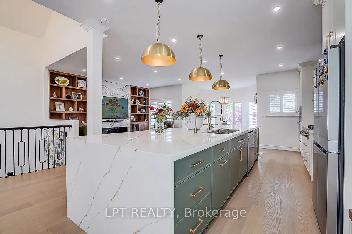 585 Holgate Circle