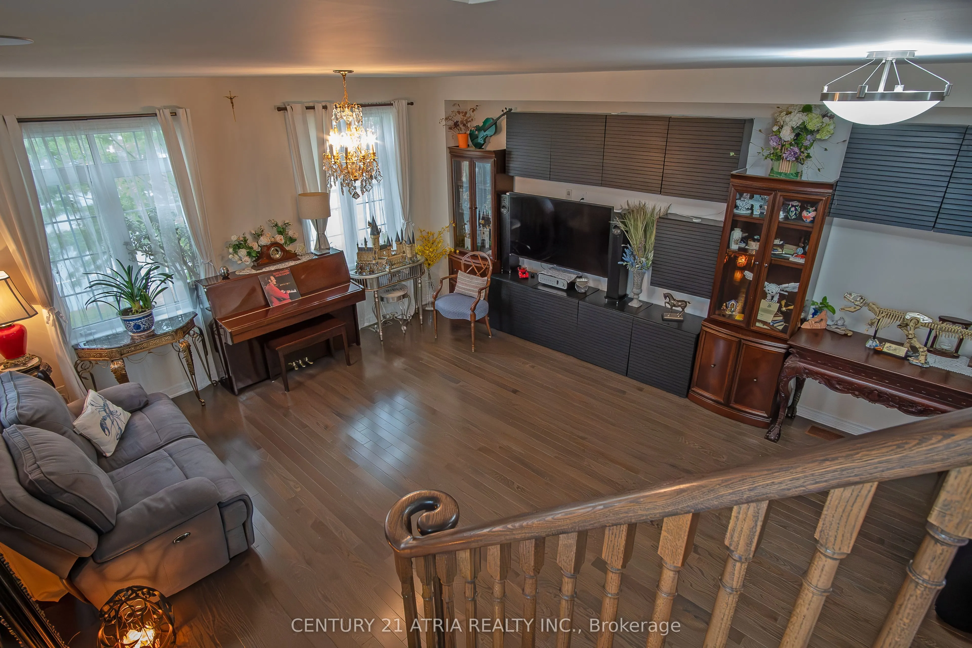 10951 Woodbine Avenue
