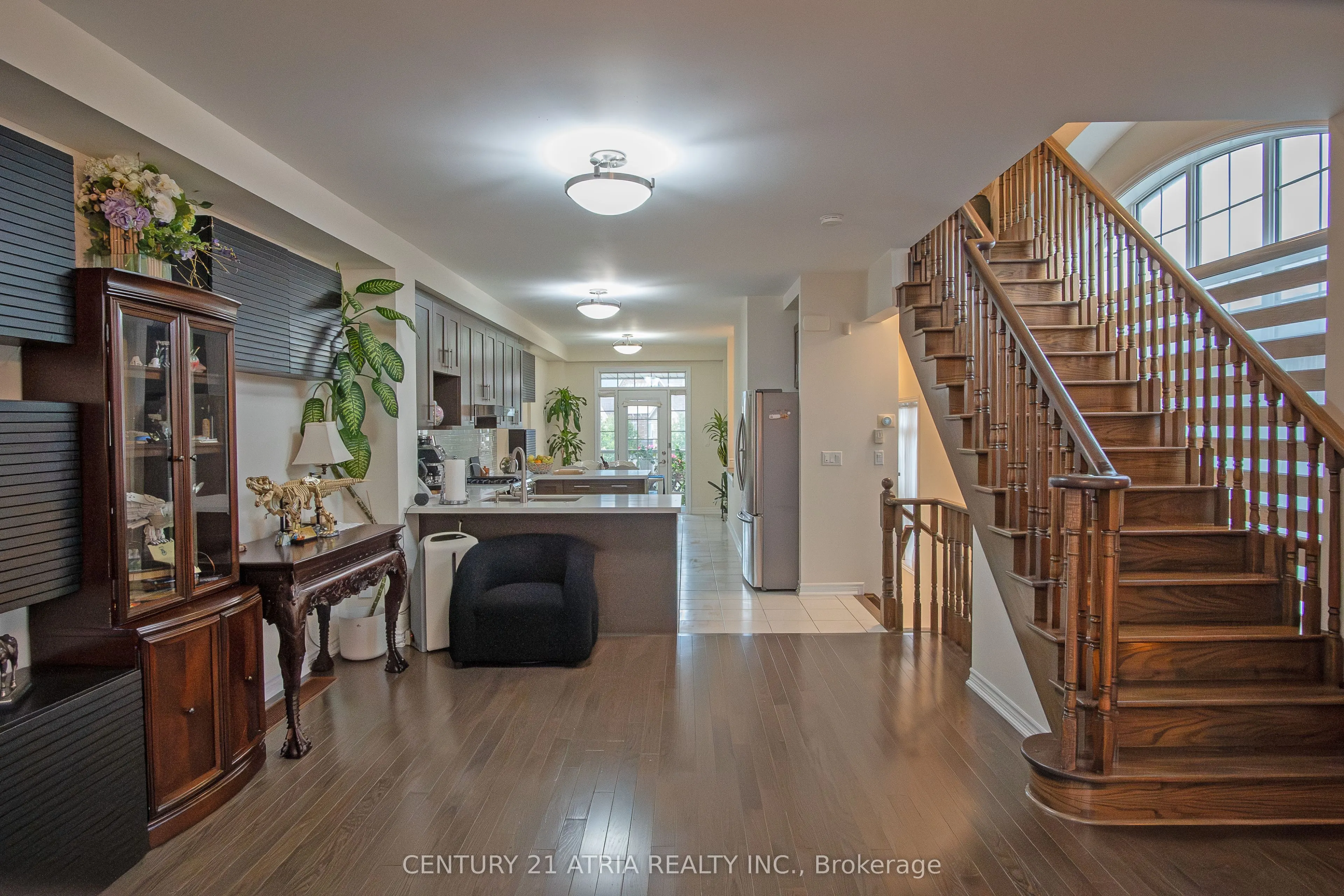 10951 Woodbine Avenue