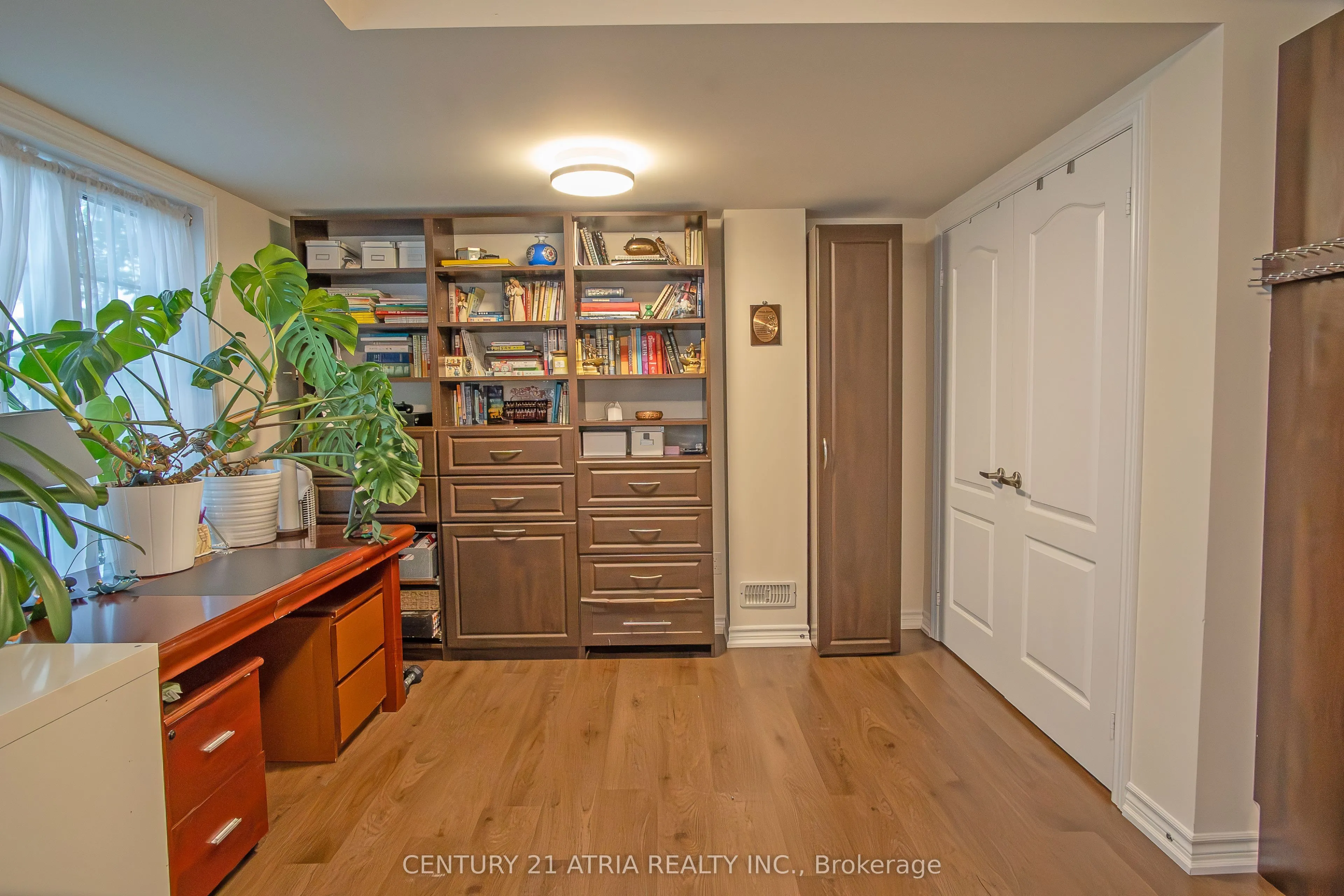 10951 Woodbine Avenue