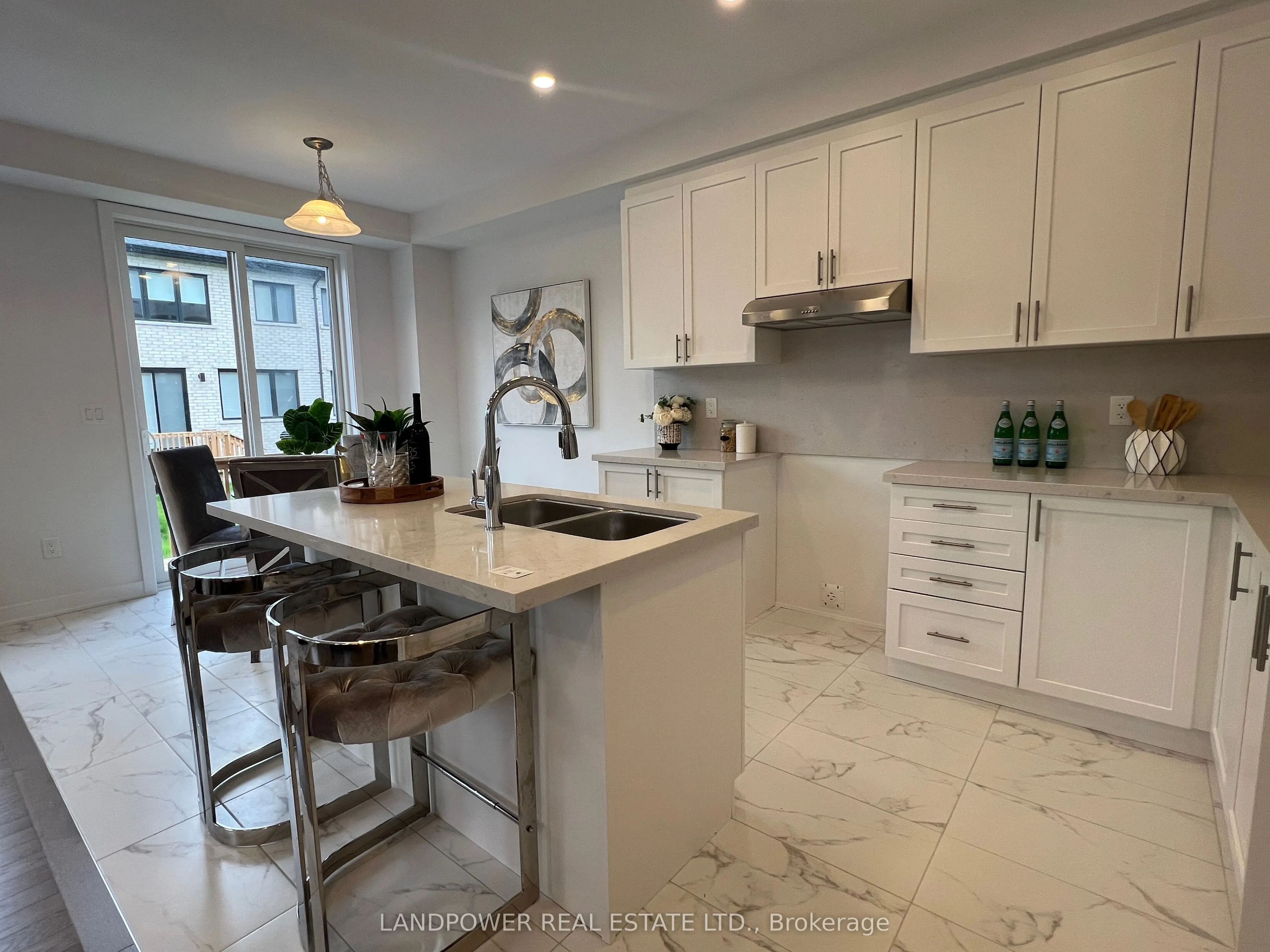 157 Anna Russell Way