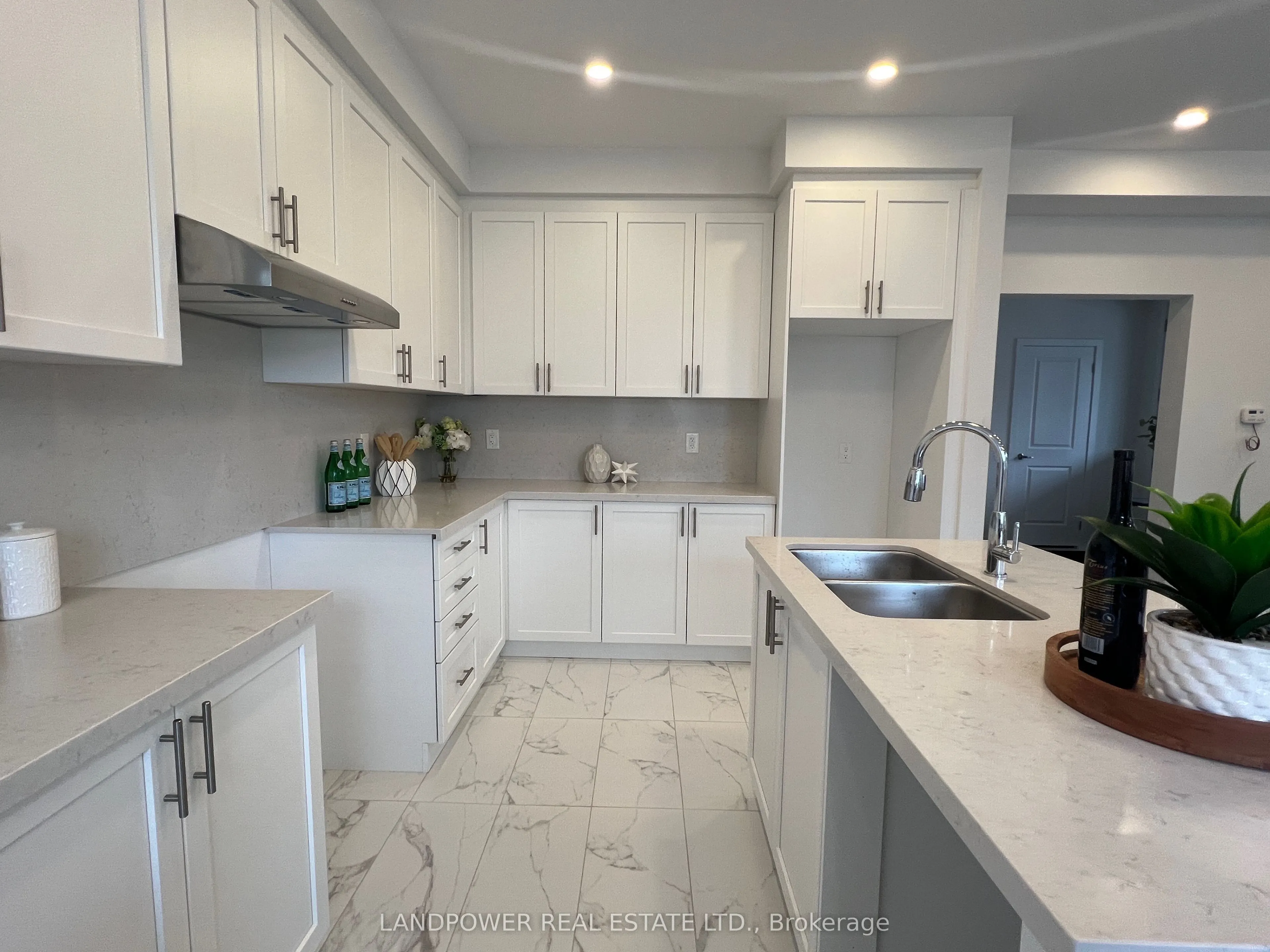 157 Anna Russell Way