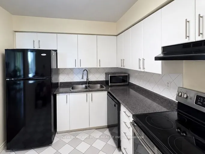 91 Townsgate Drive #506