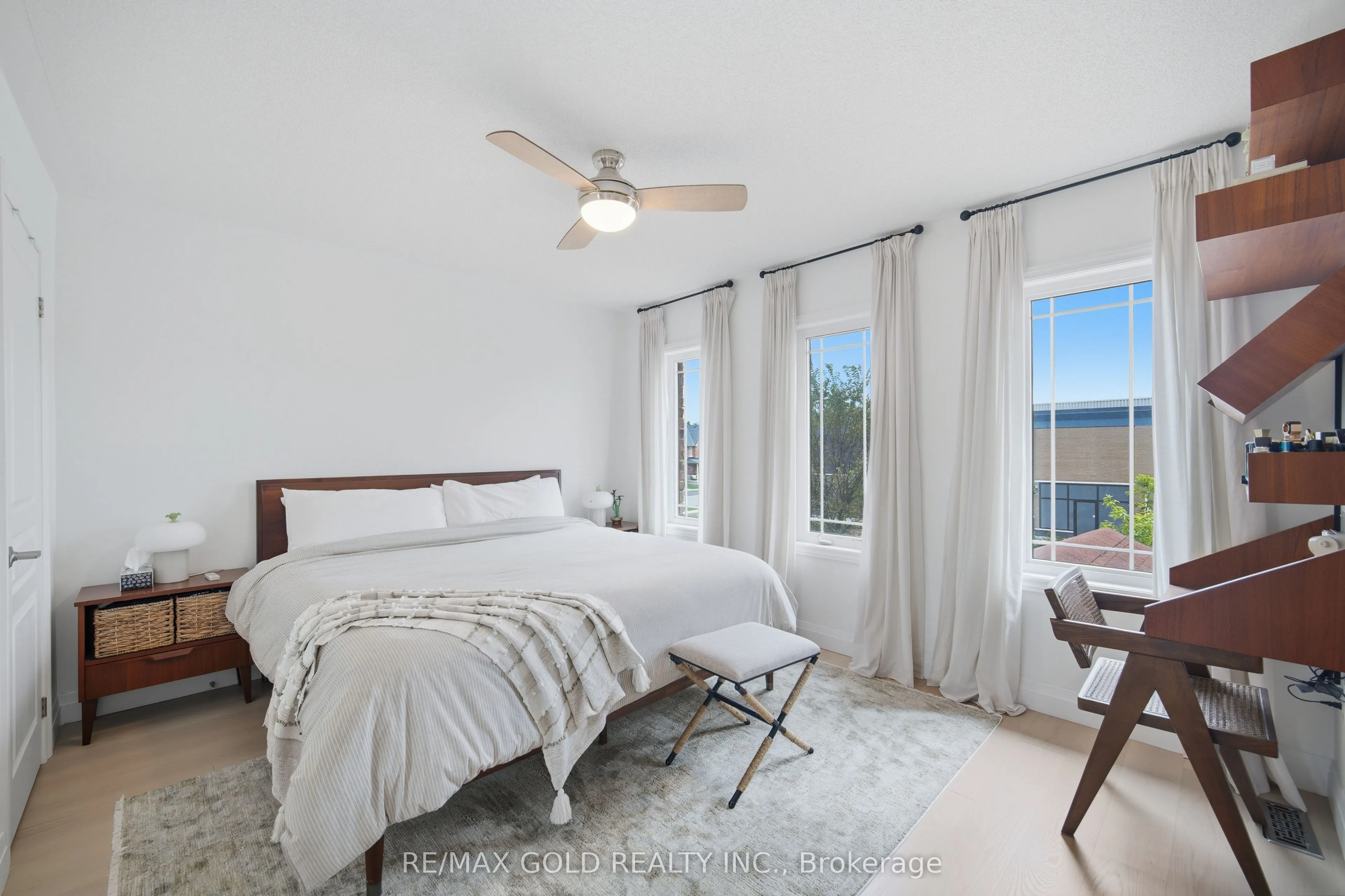 24 Gunning Crescent E