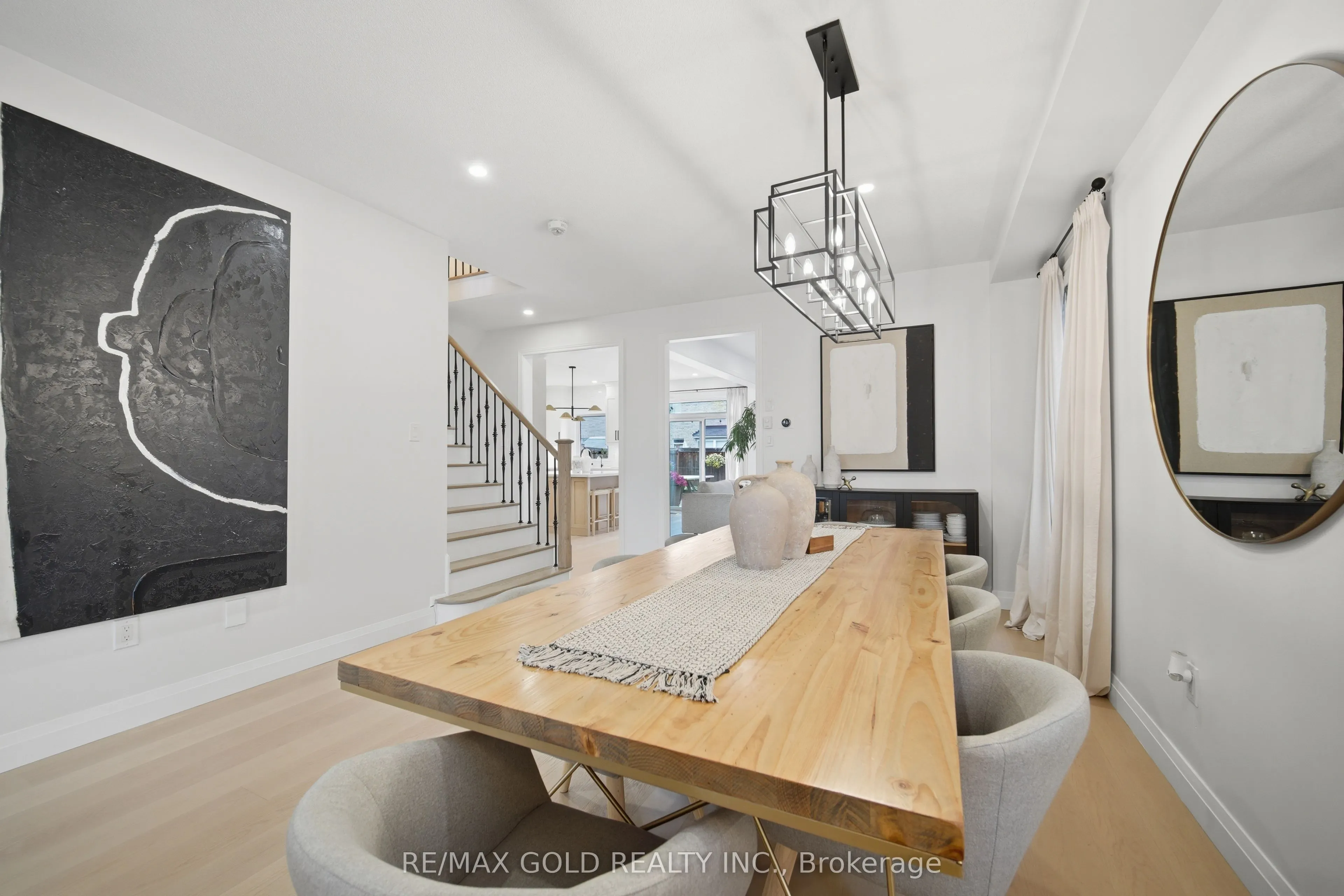 24 Gunning Crescent E