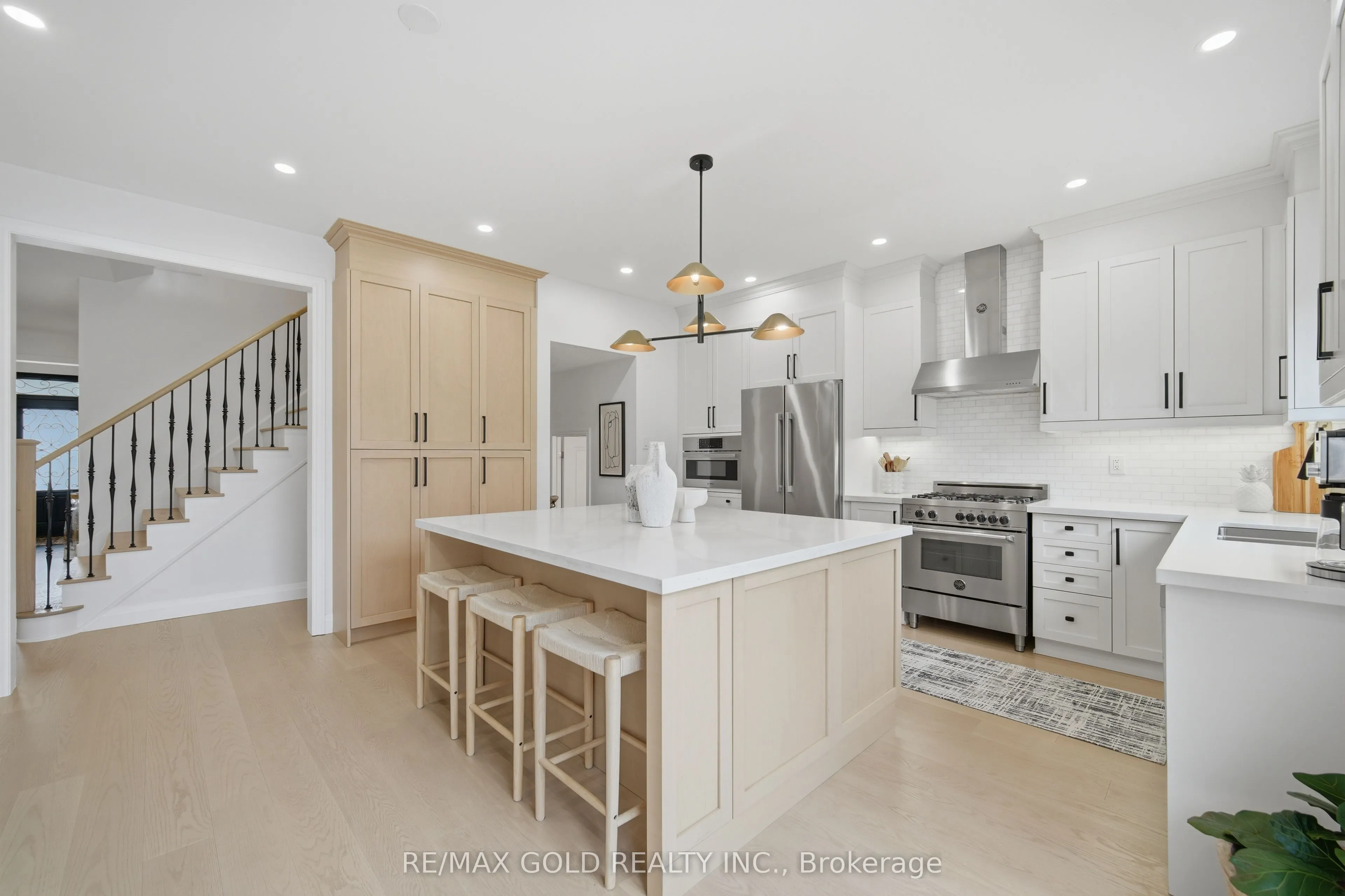 24 Gunning Crescent E