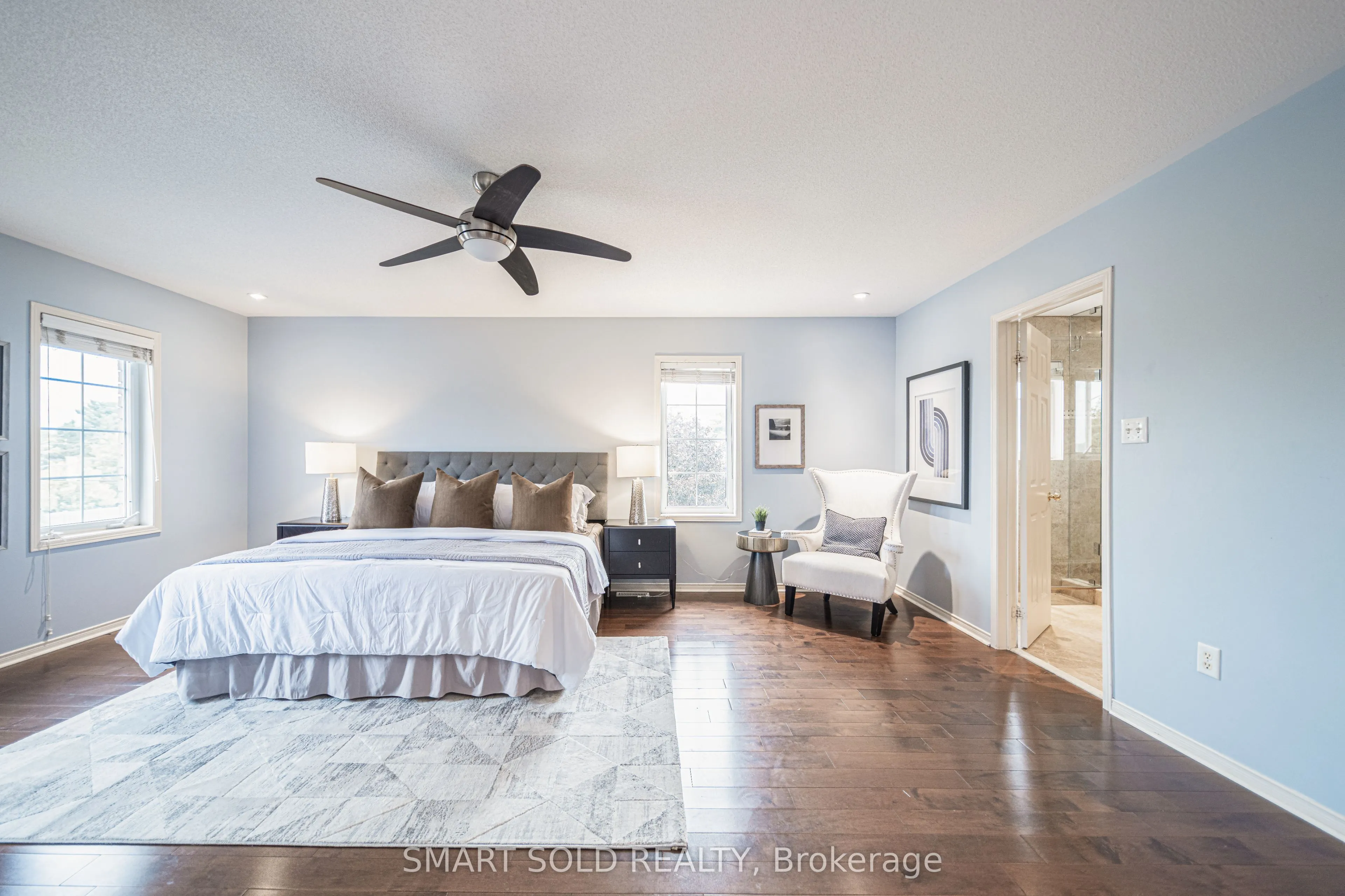 16 Courtney Crescent