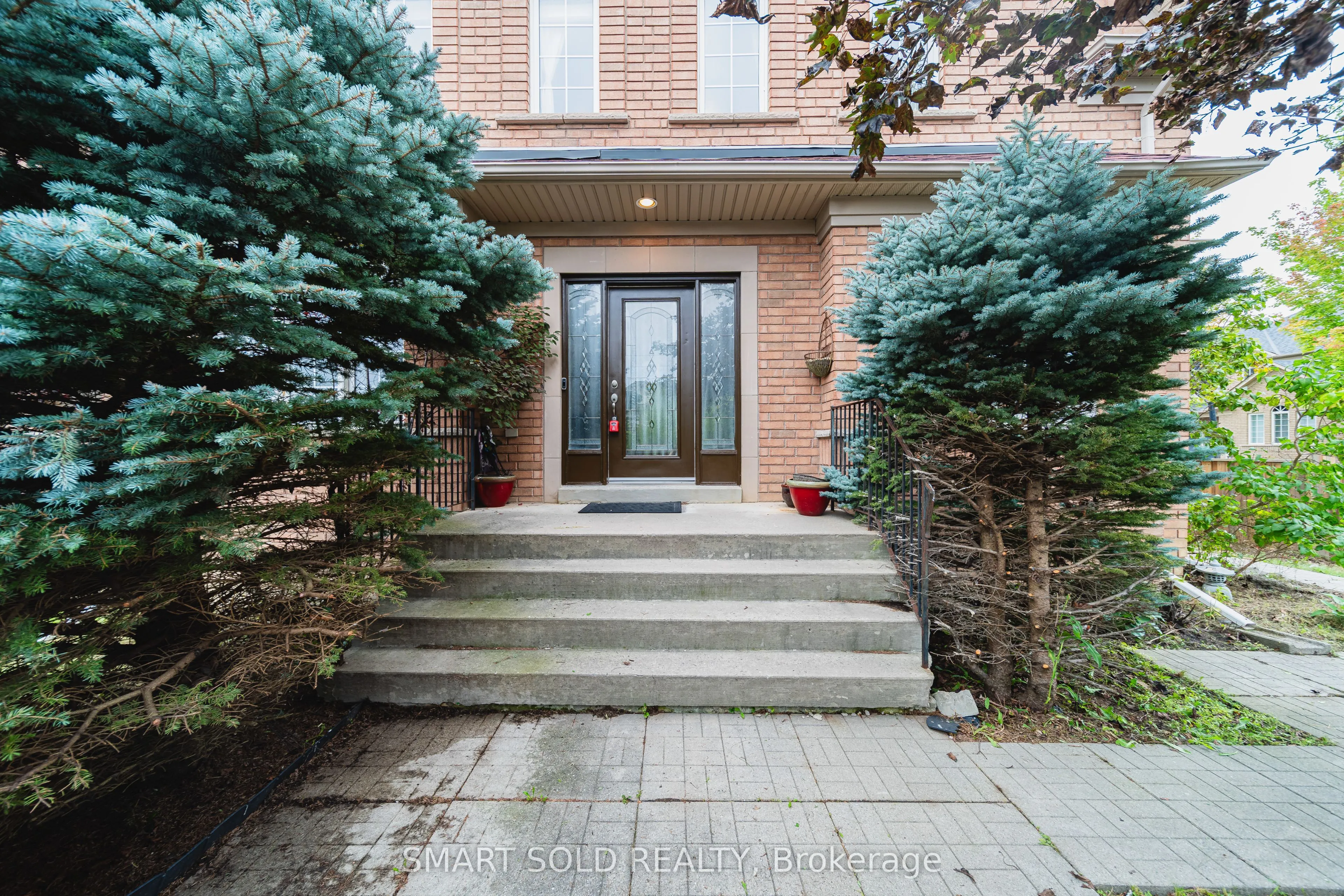 16 Courtney Crescent