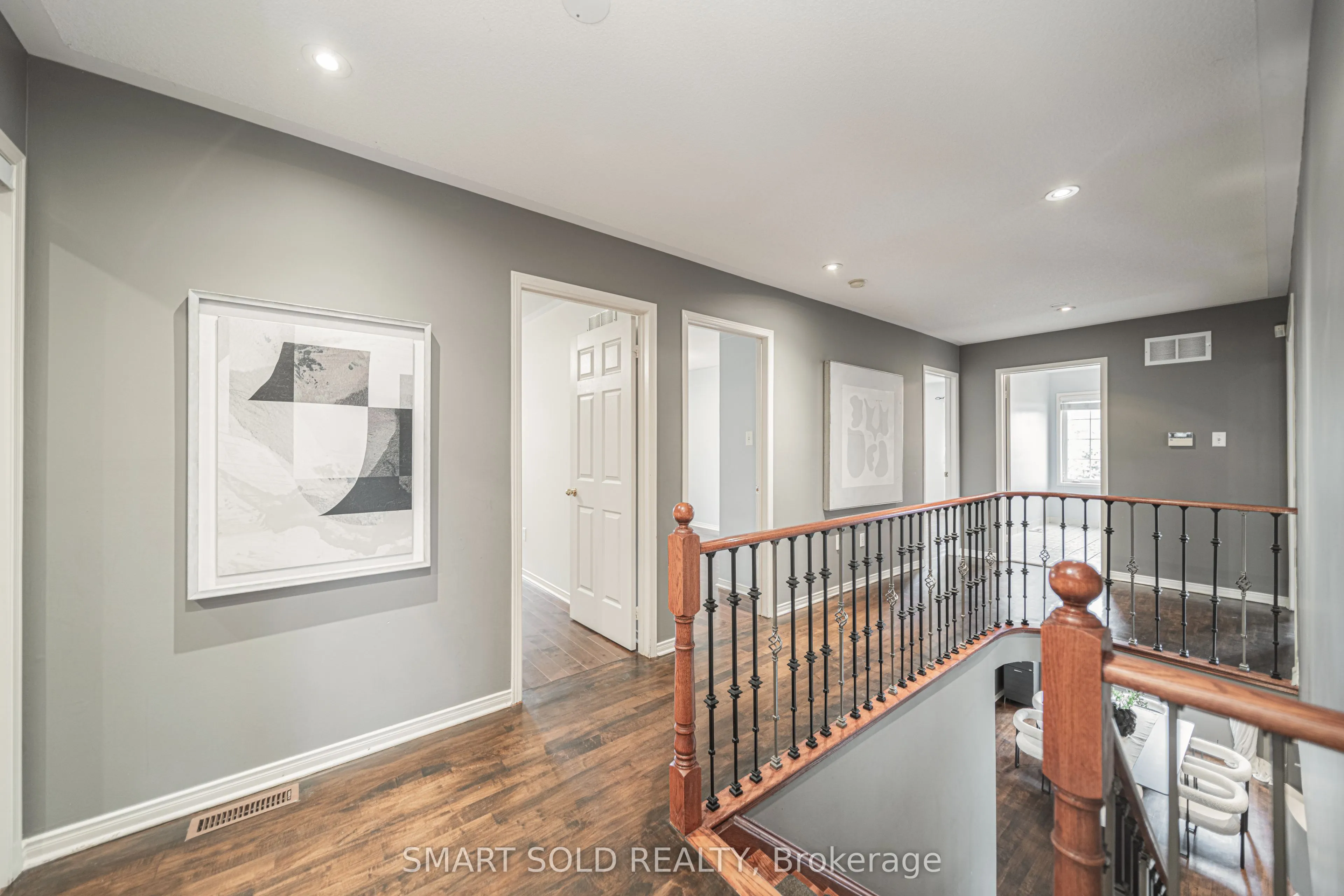 16 Courtney Crescent