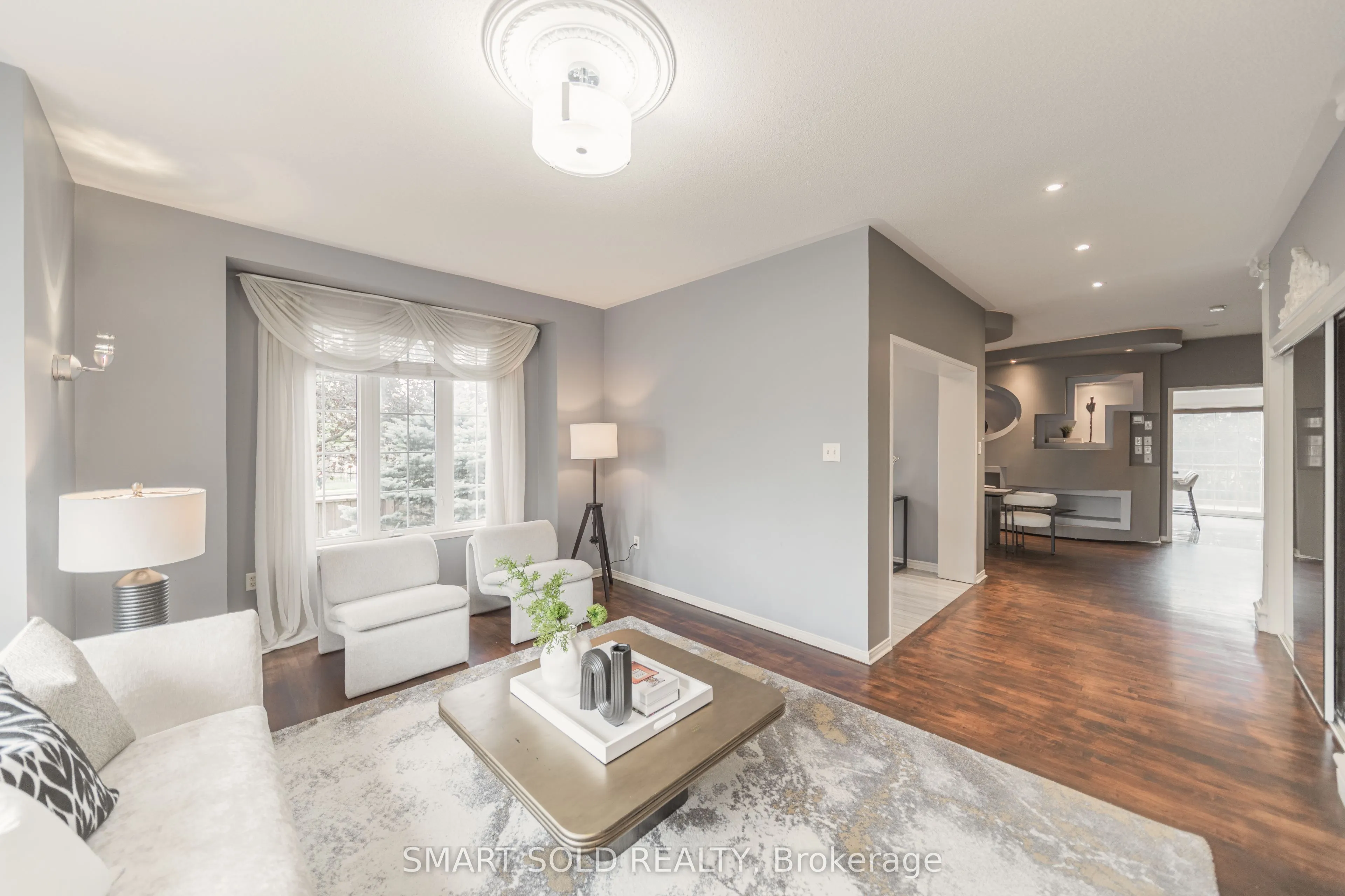 16 Courtney Crescent