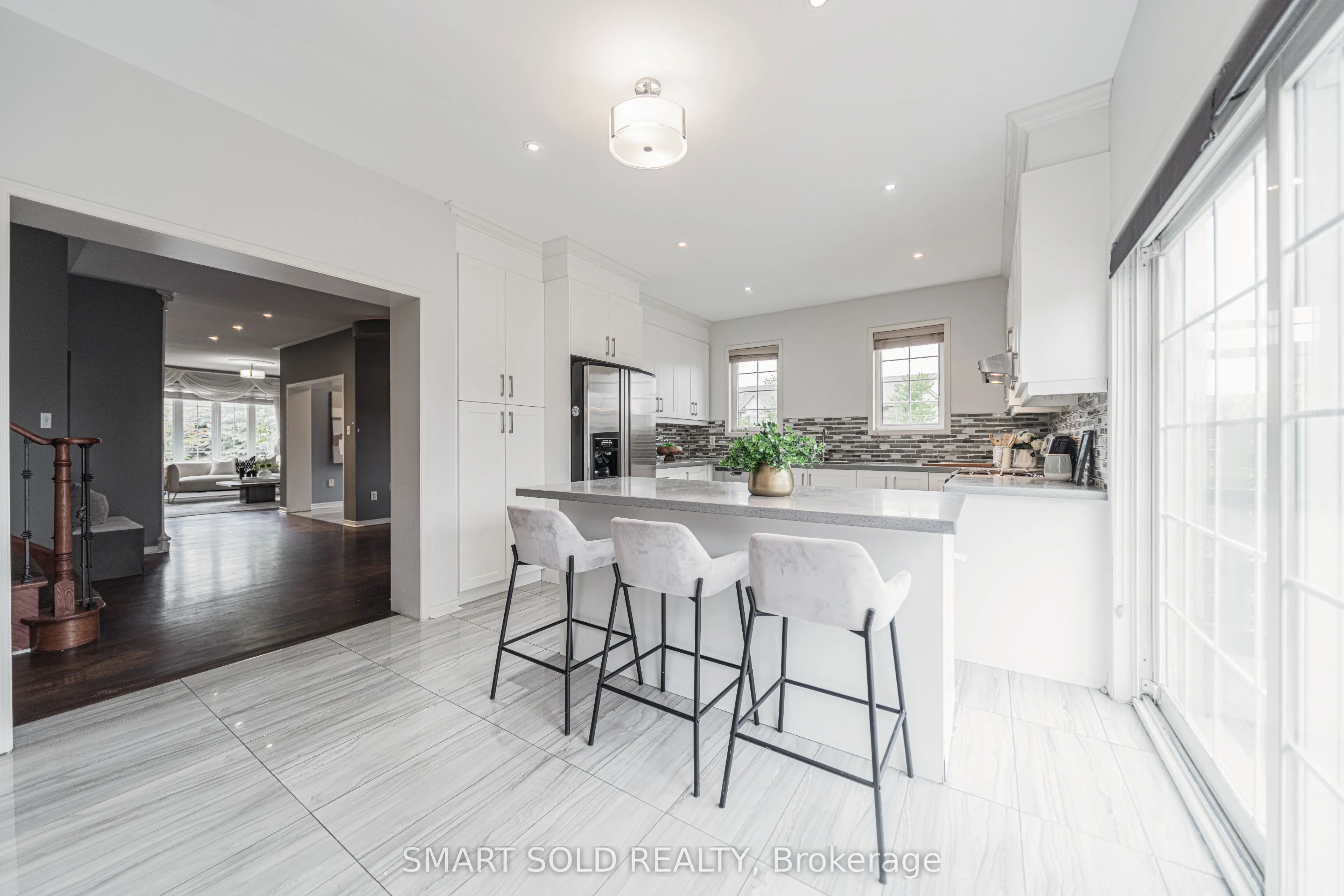 16 Courtney Crescent