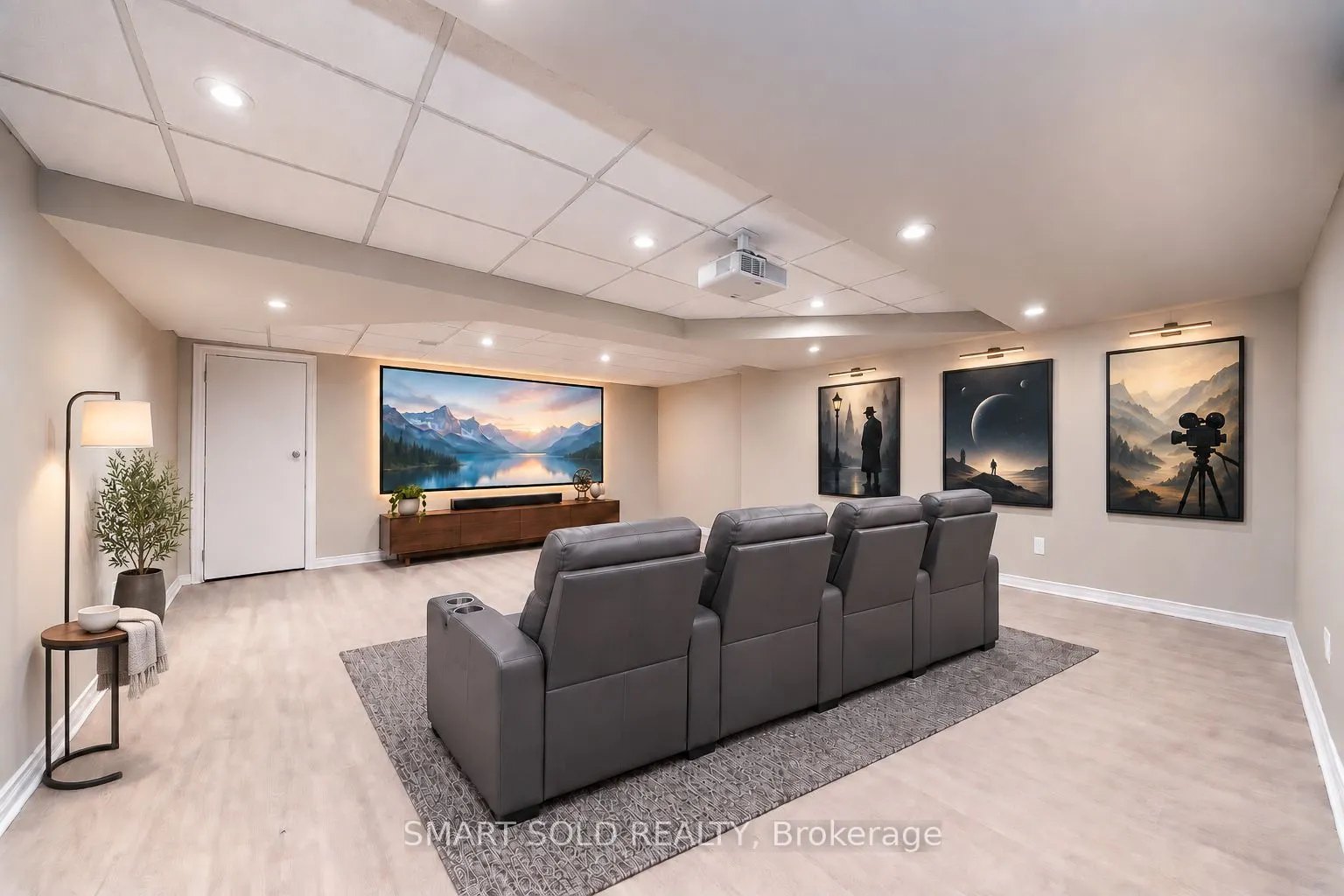 16 Courtney Crescent