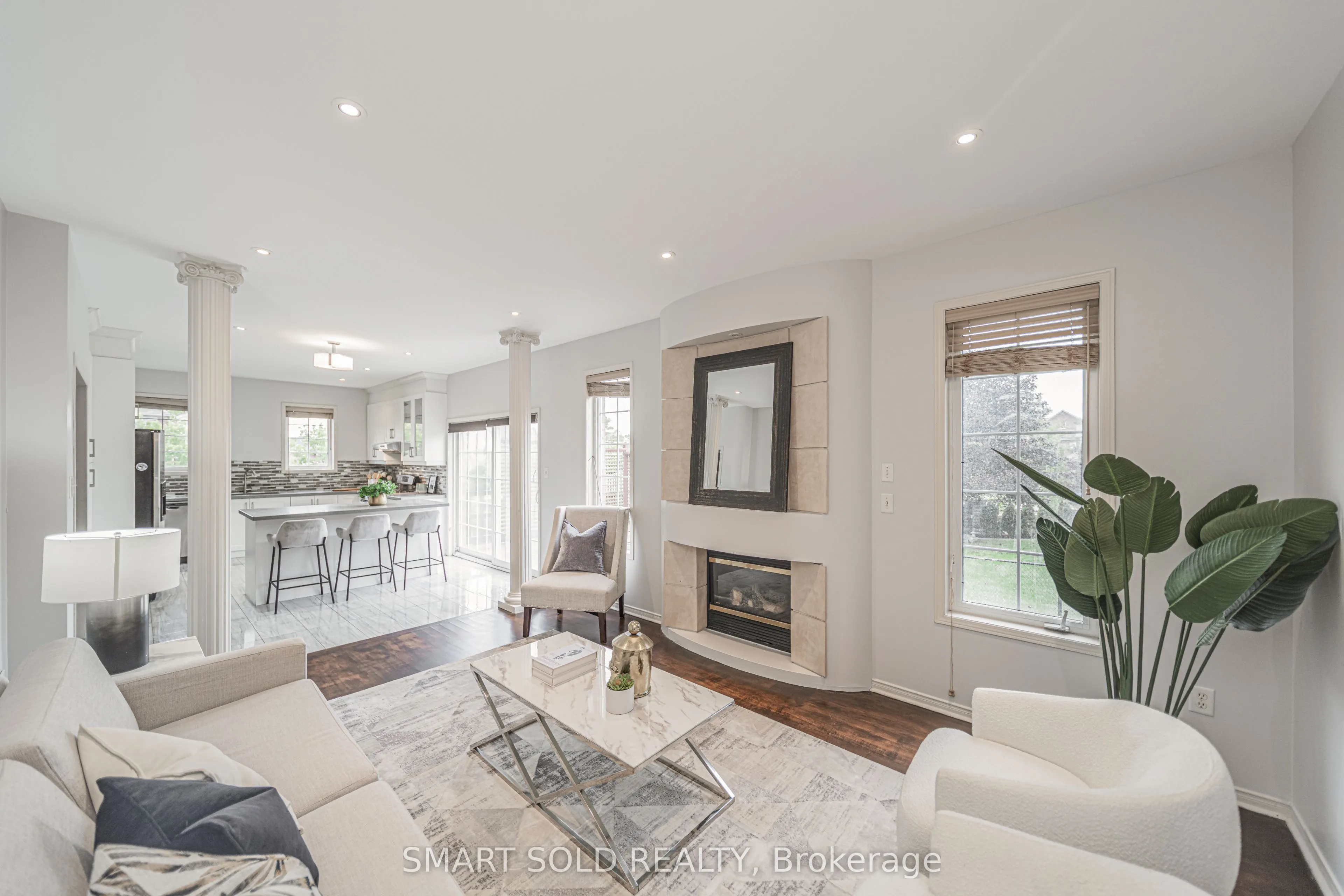 16 Courtney Crescent
