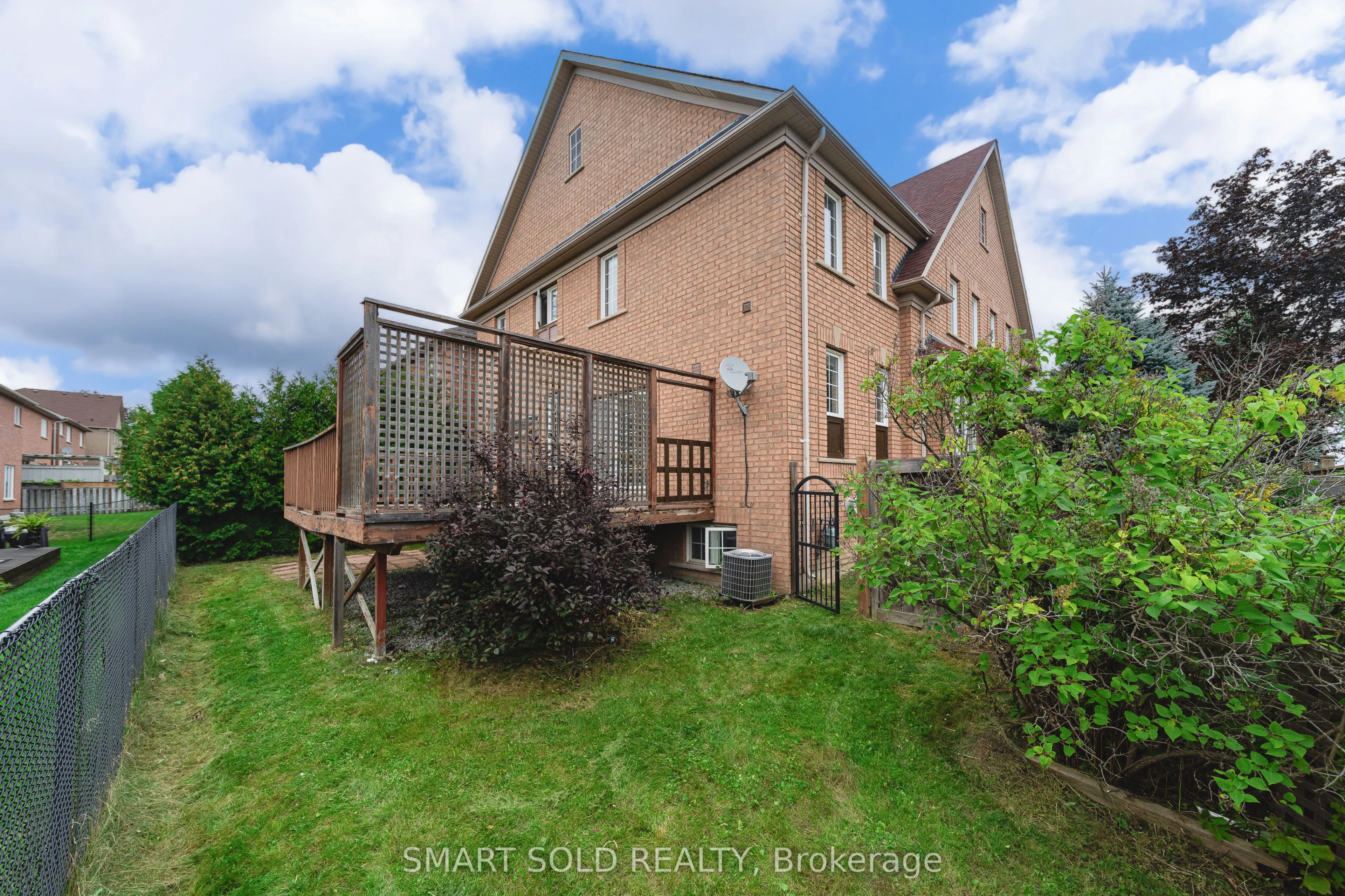16 Courtney Crescent
