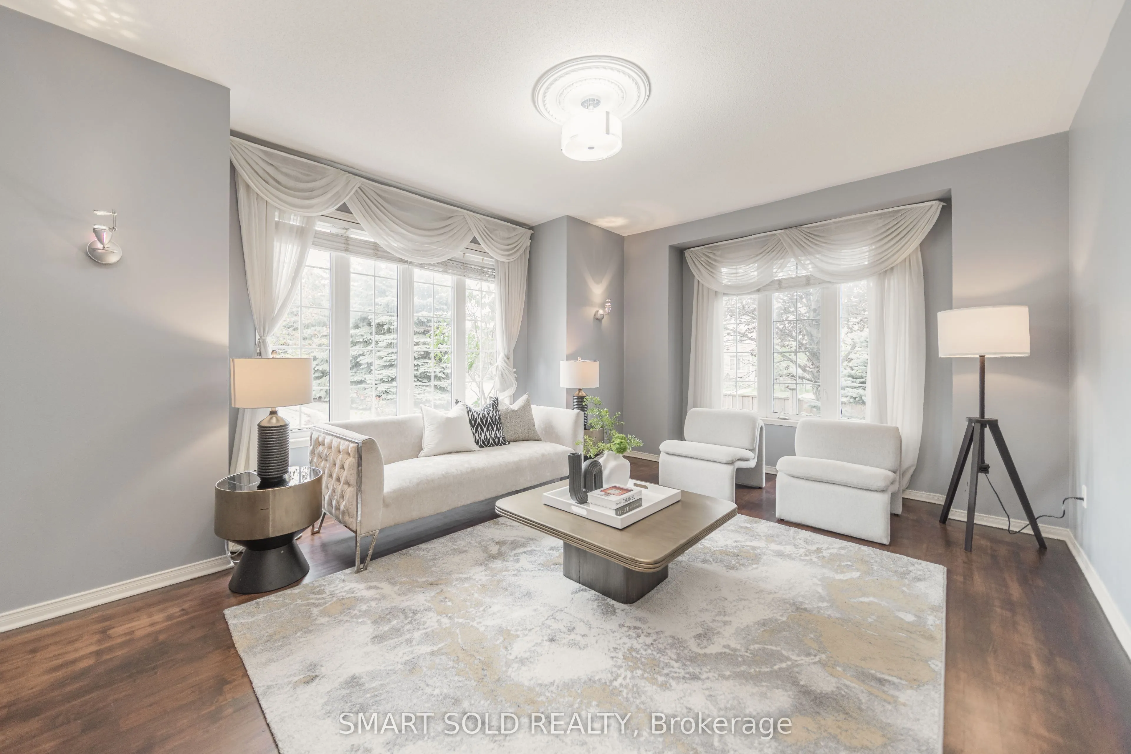 16 Courtney Crescent
