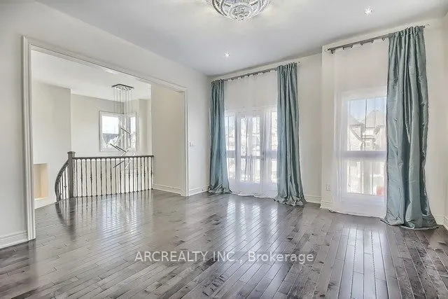 79 Baldry Avenue