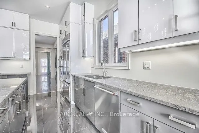 79 Baldry Avenue