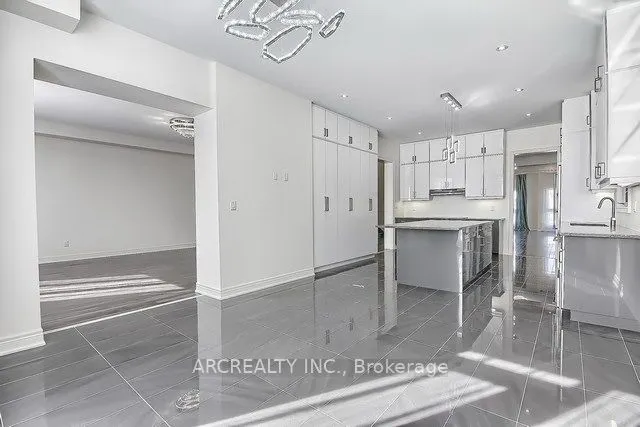 79 Baldry Avenue