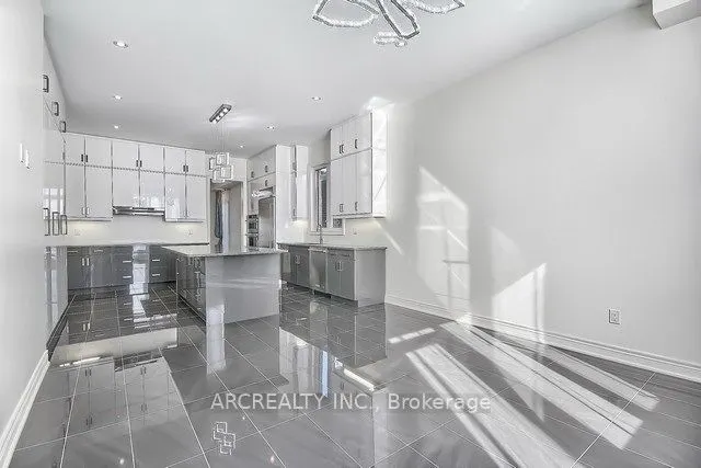 79 Baldry Avenue