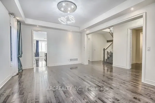79 Baldry Avenue