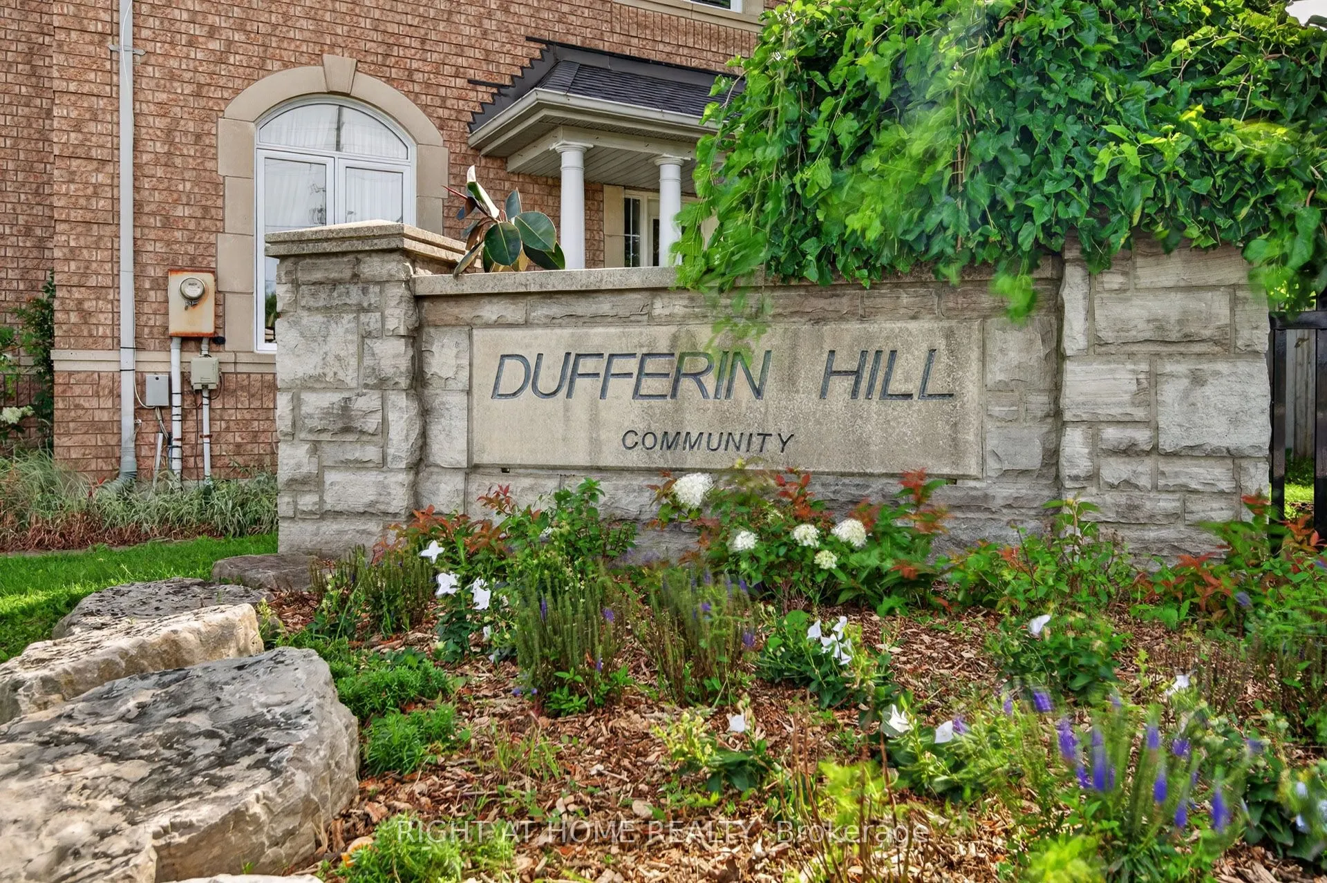 4 Forest Run Boulevard