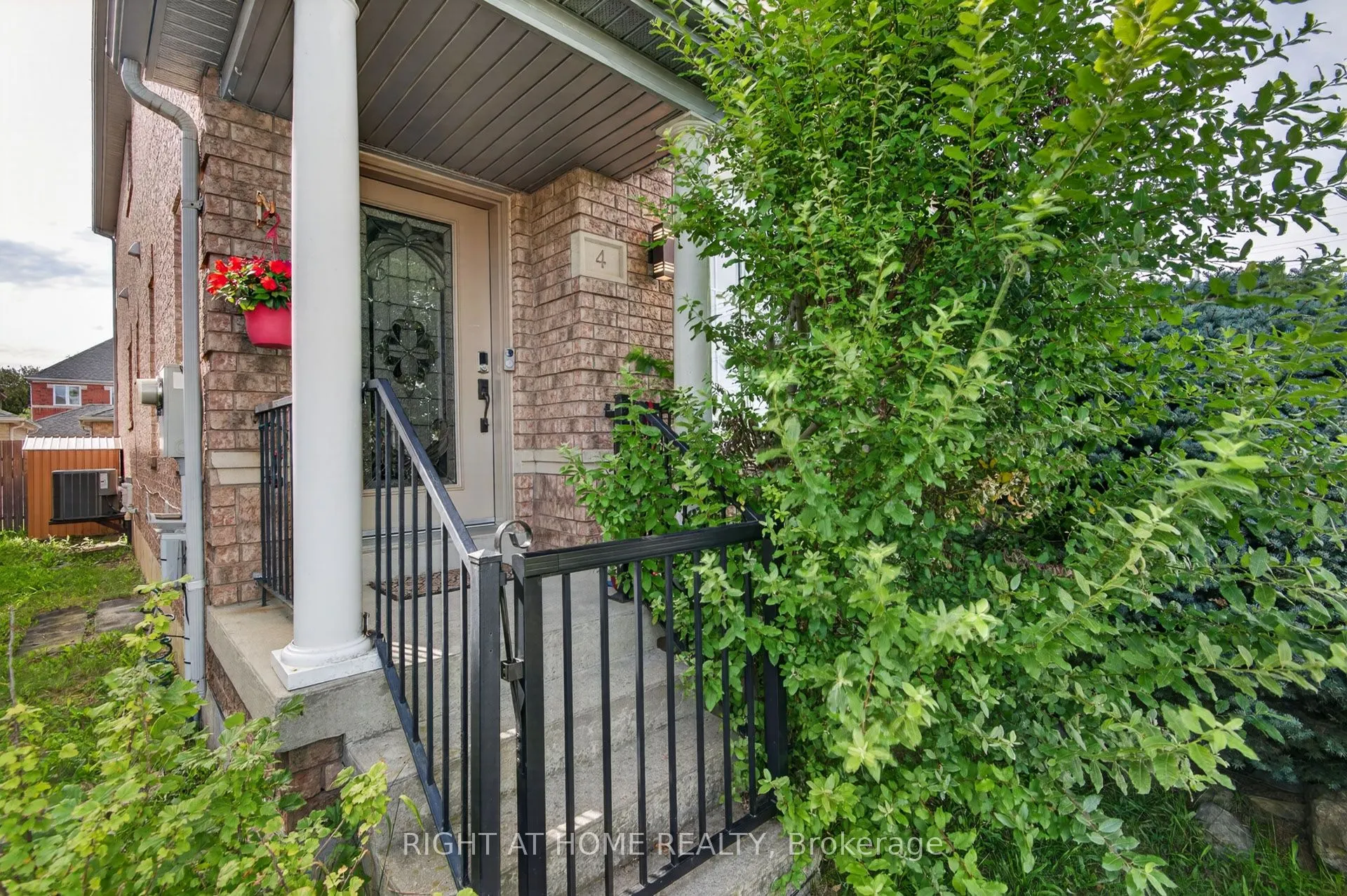 4 Forest Run Boulevard
