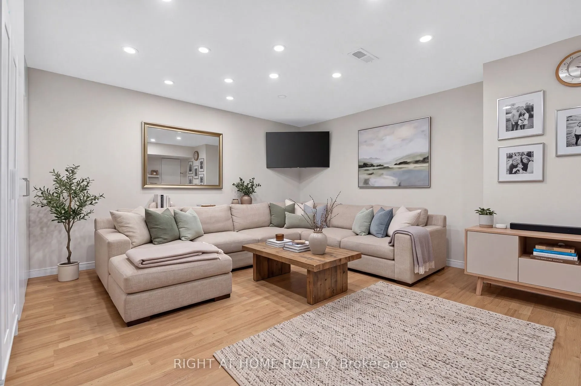 4 Forest Run Boulevard