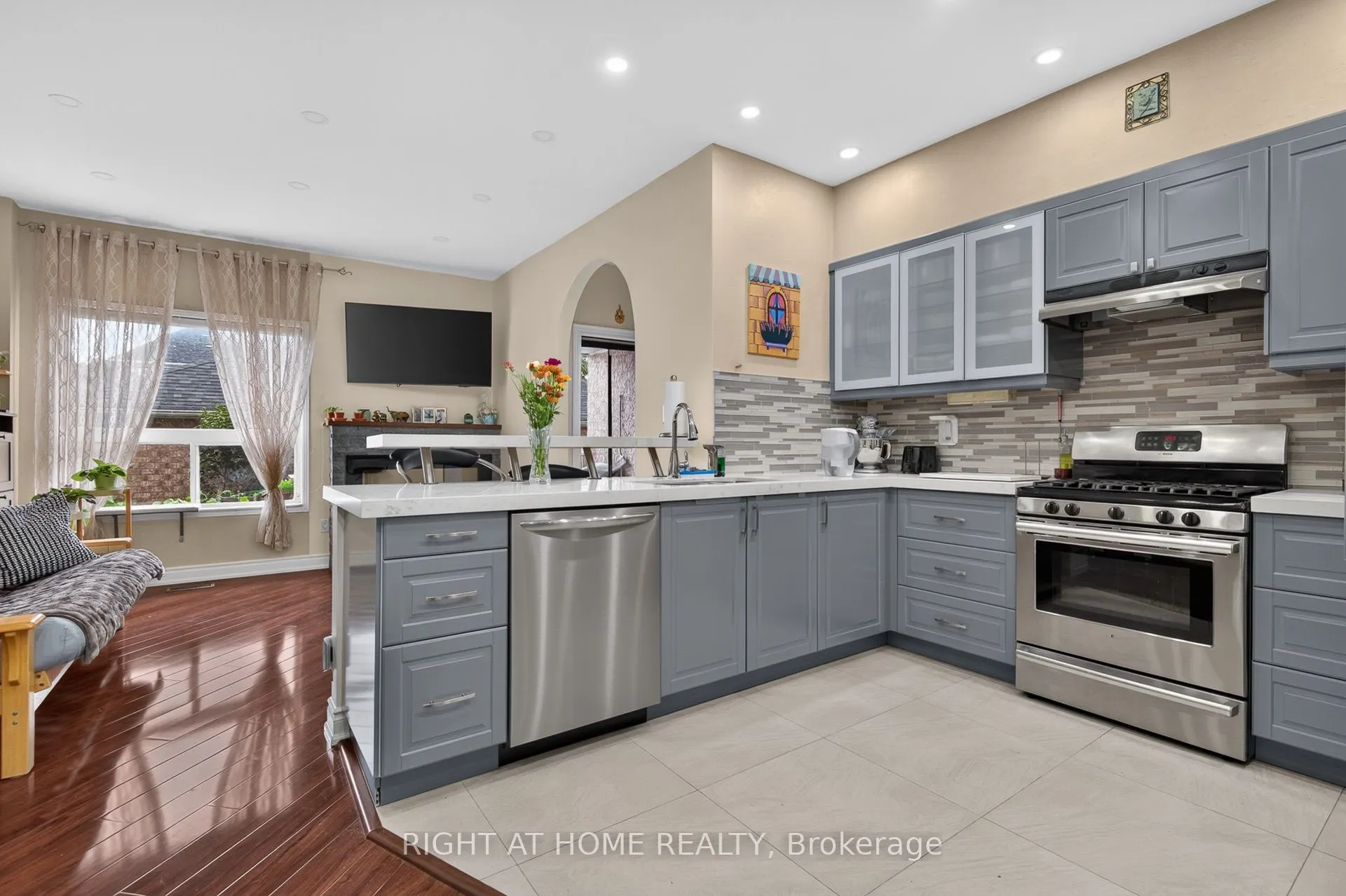 4 Forest Run Boulevard