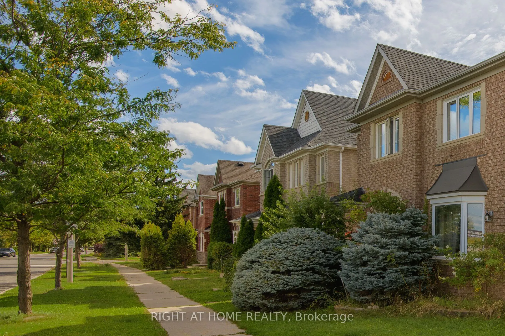 4 Forest Run Boulevard