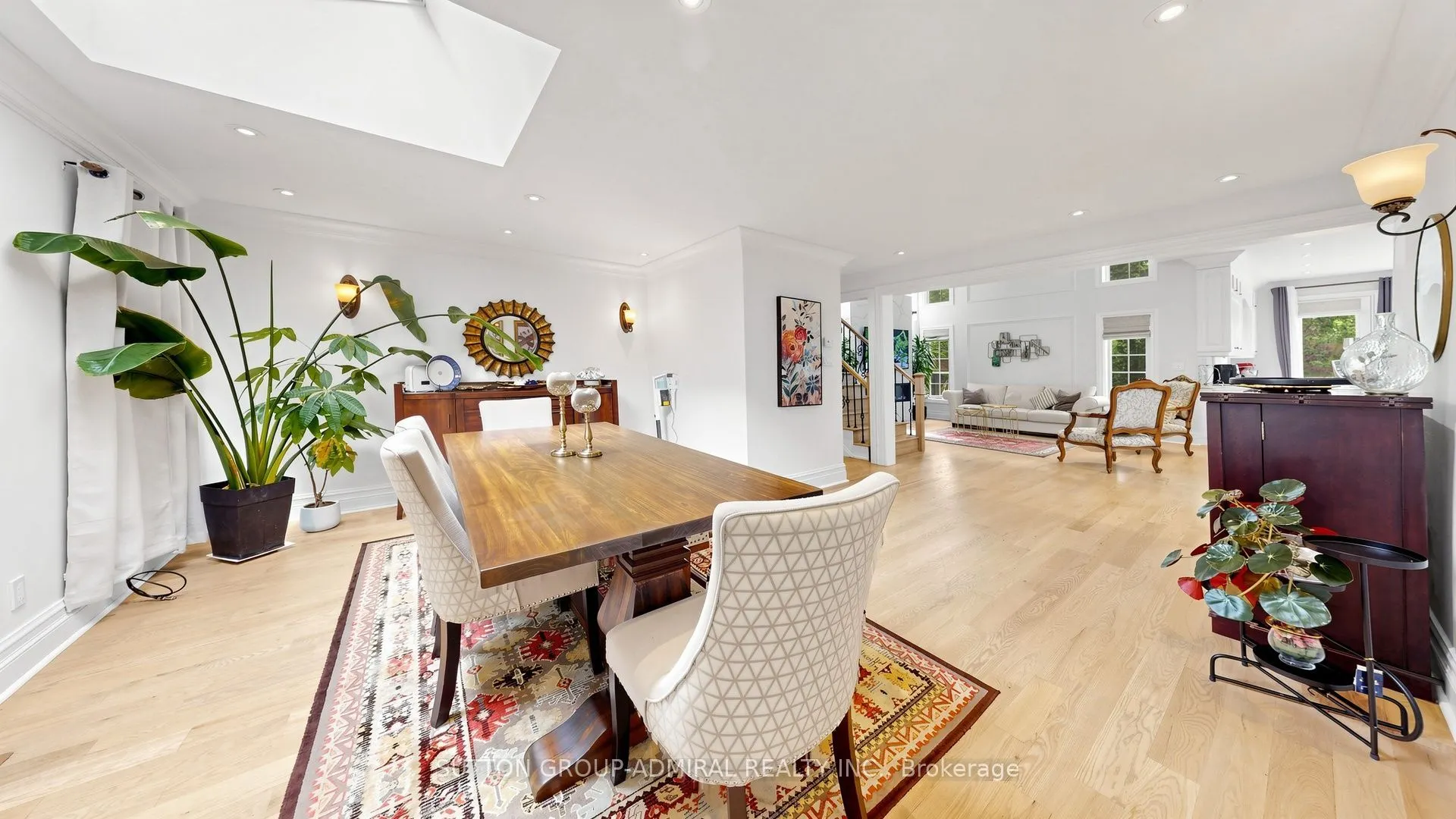 12 Saunders Lane