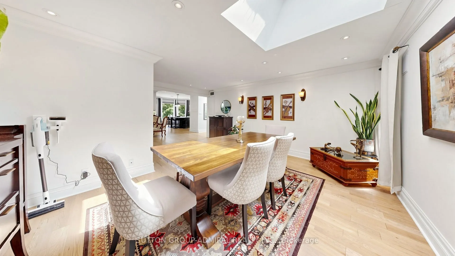 12 Saunders Lane