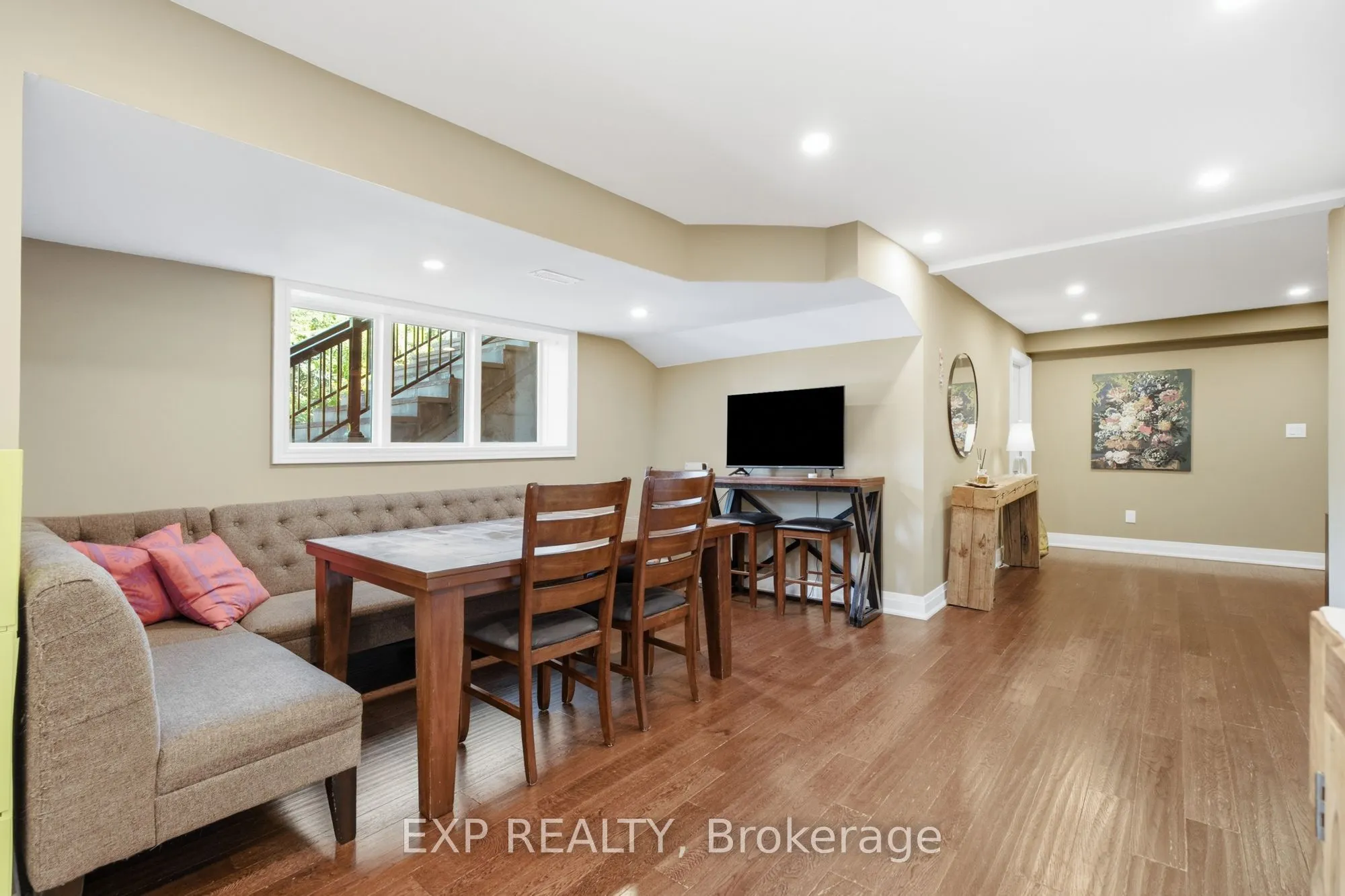 1785 Davis Drive W