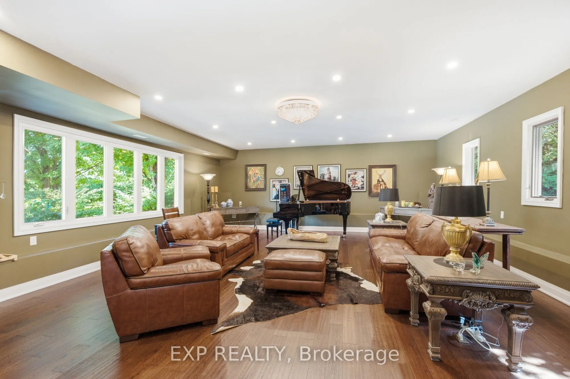 1785 Davis Drive W