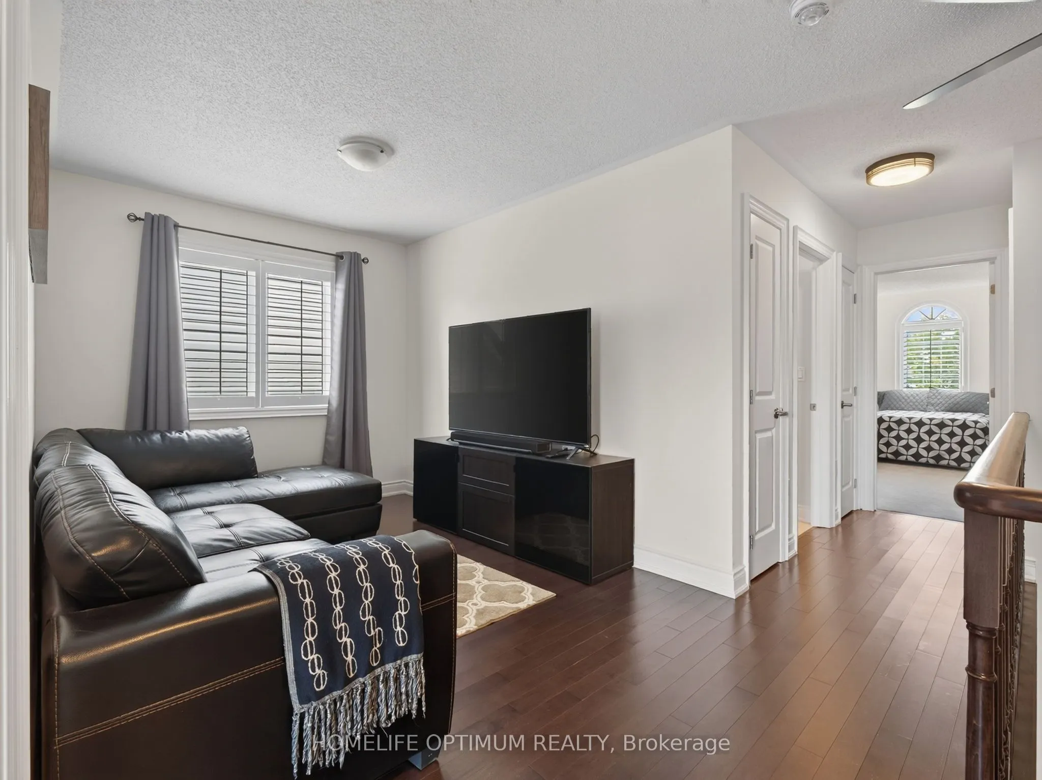 83 Strachan Trail