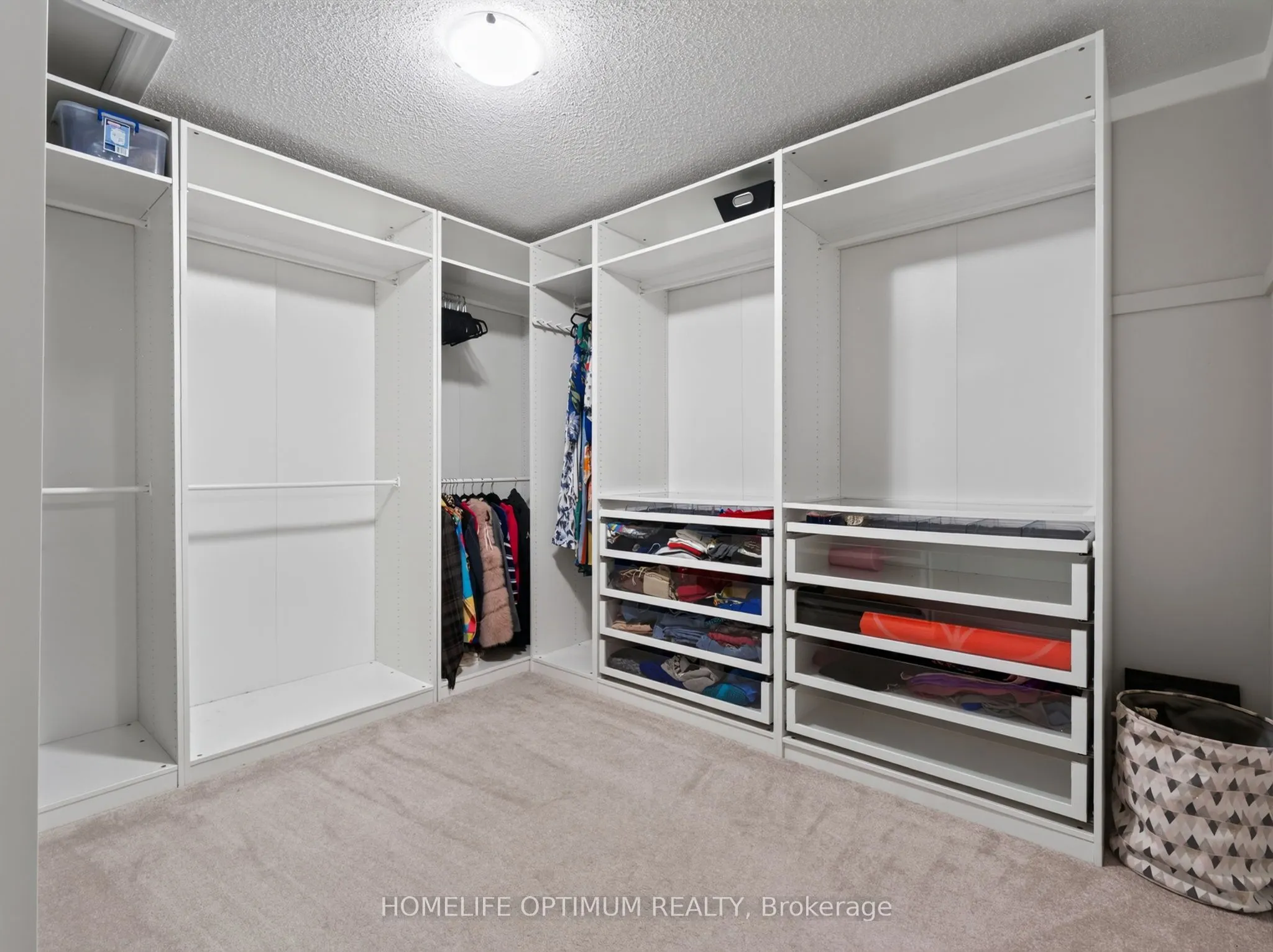 83 Strachan Trail