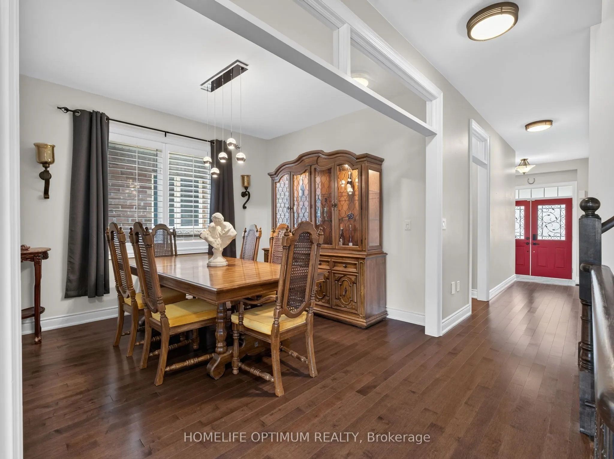 83 Strachan Trail