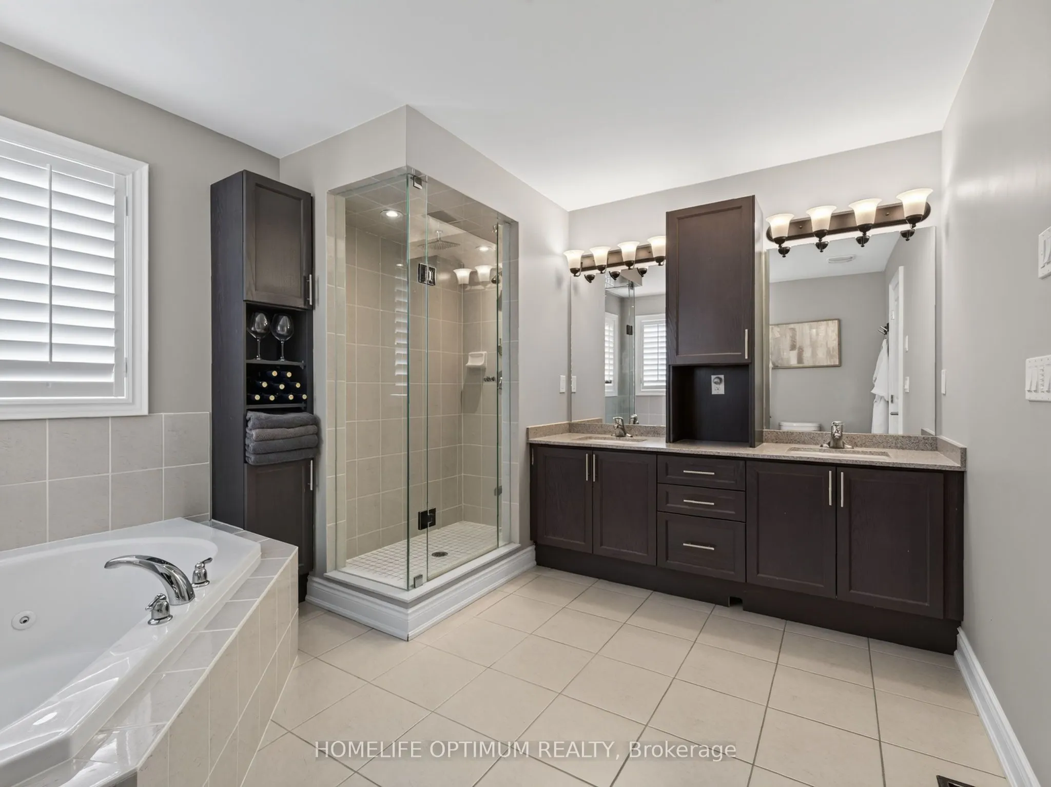 83 Strachan Trail