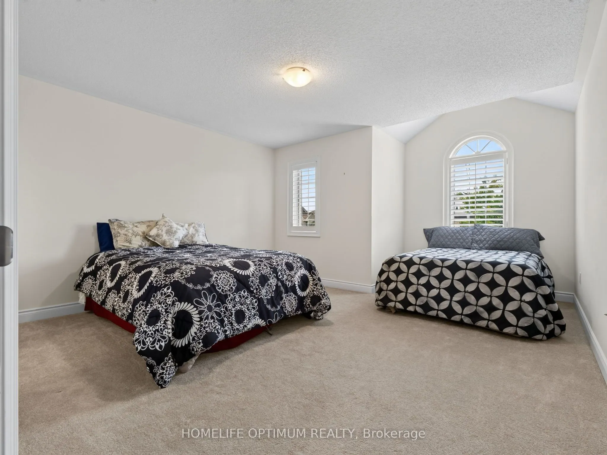 83 Strachan Trail