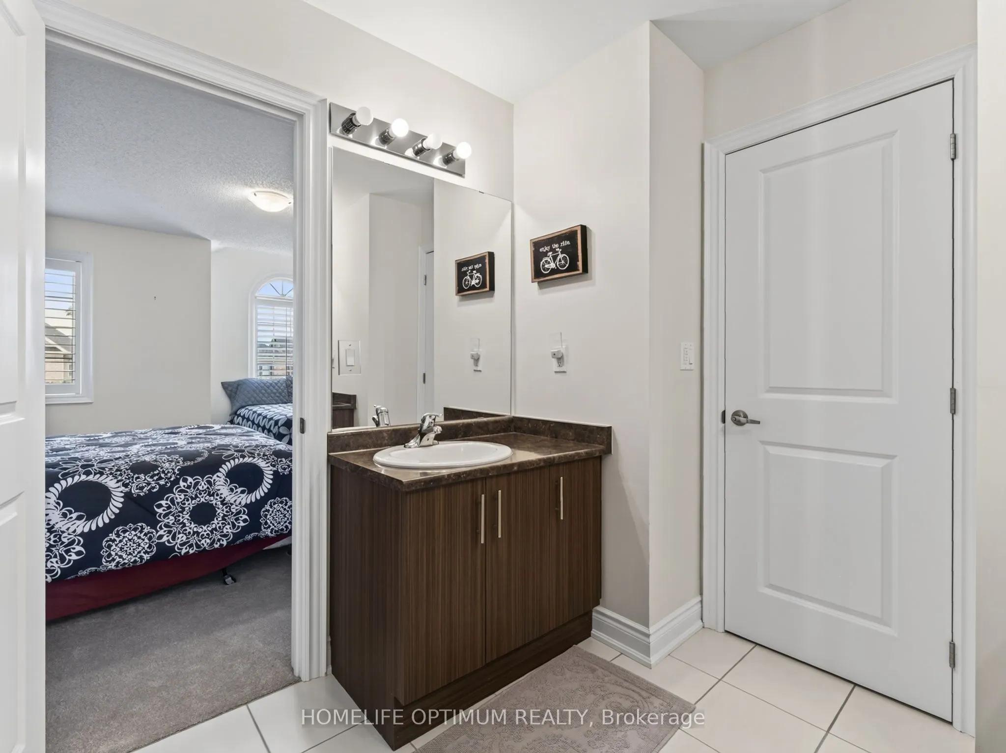 83 Strachan Trail